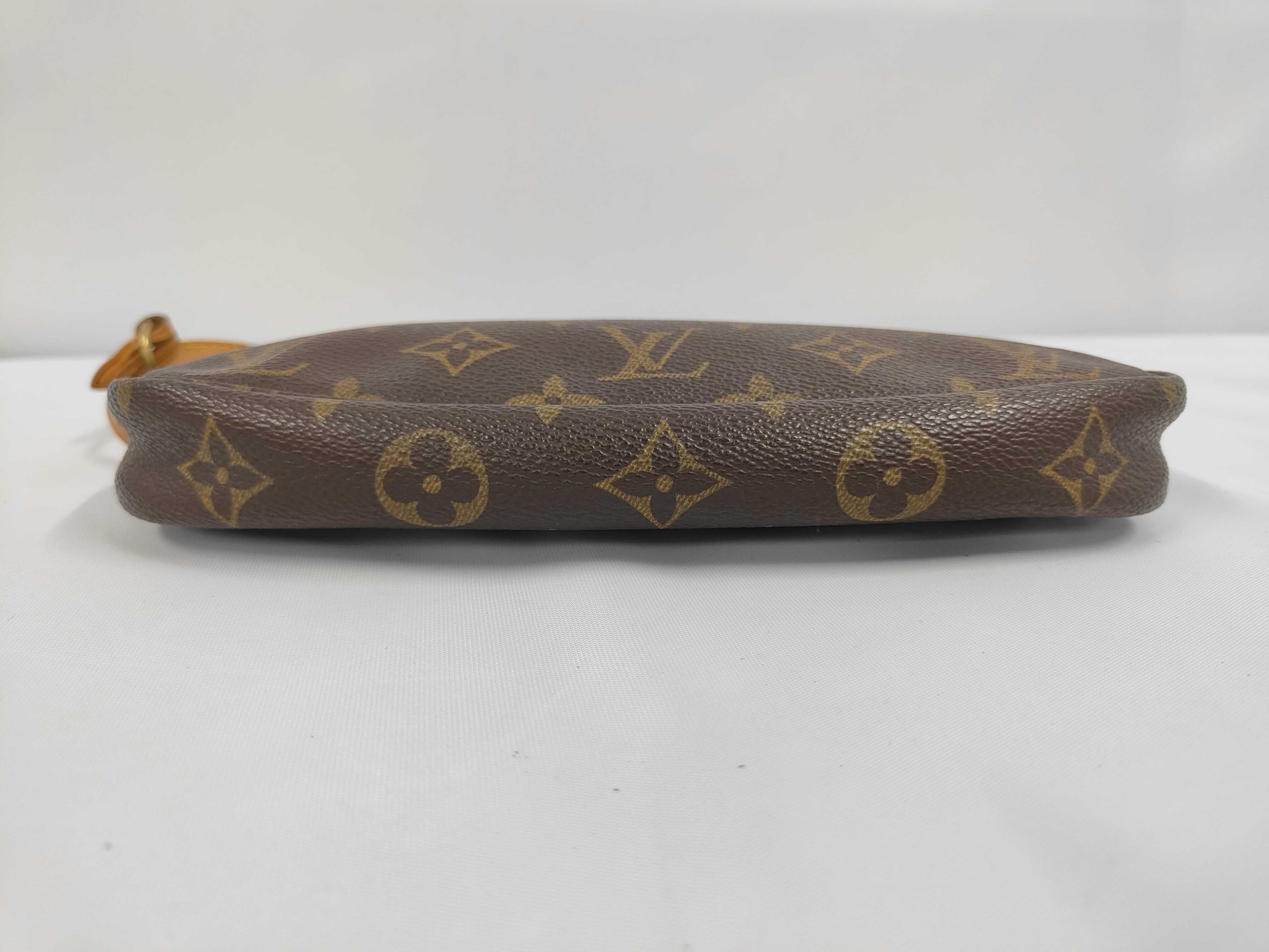 LV Monogram Pochette Accessoires M51980 AR1020 Handbag — view 3