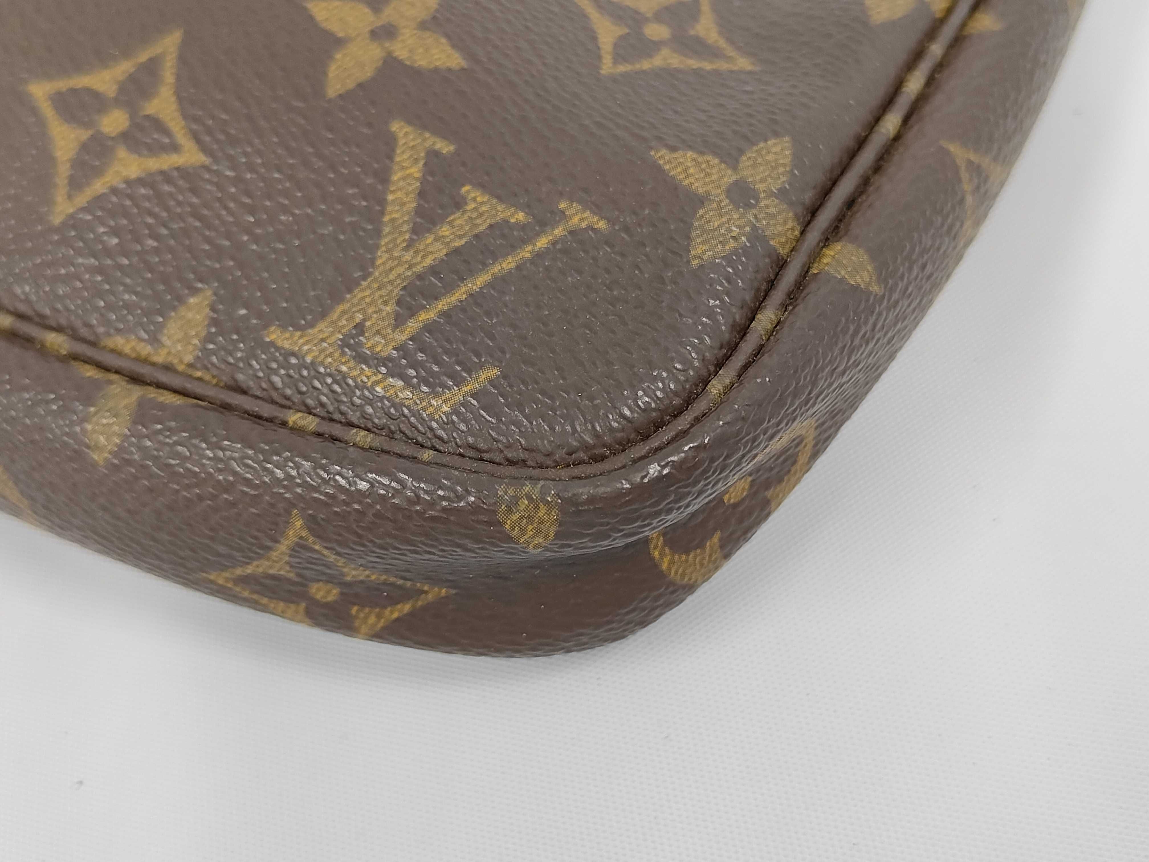 LV Monogram Pochette Accessoires M51980 AR1020 Handbag — view 4