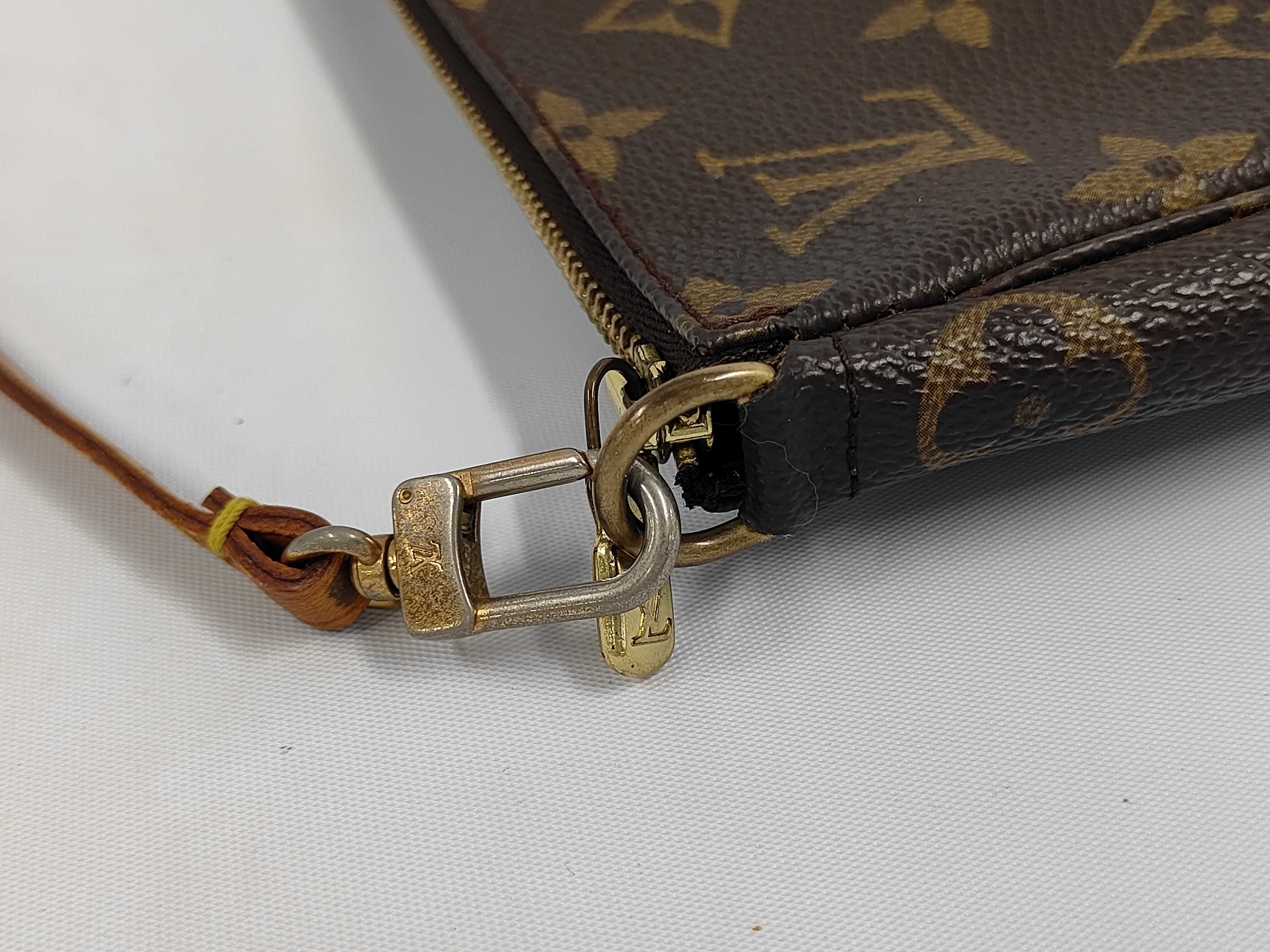 LV Monogram Pochette Accessoires M51980 AR1020 Handbag — view 6