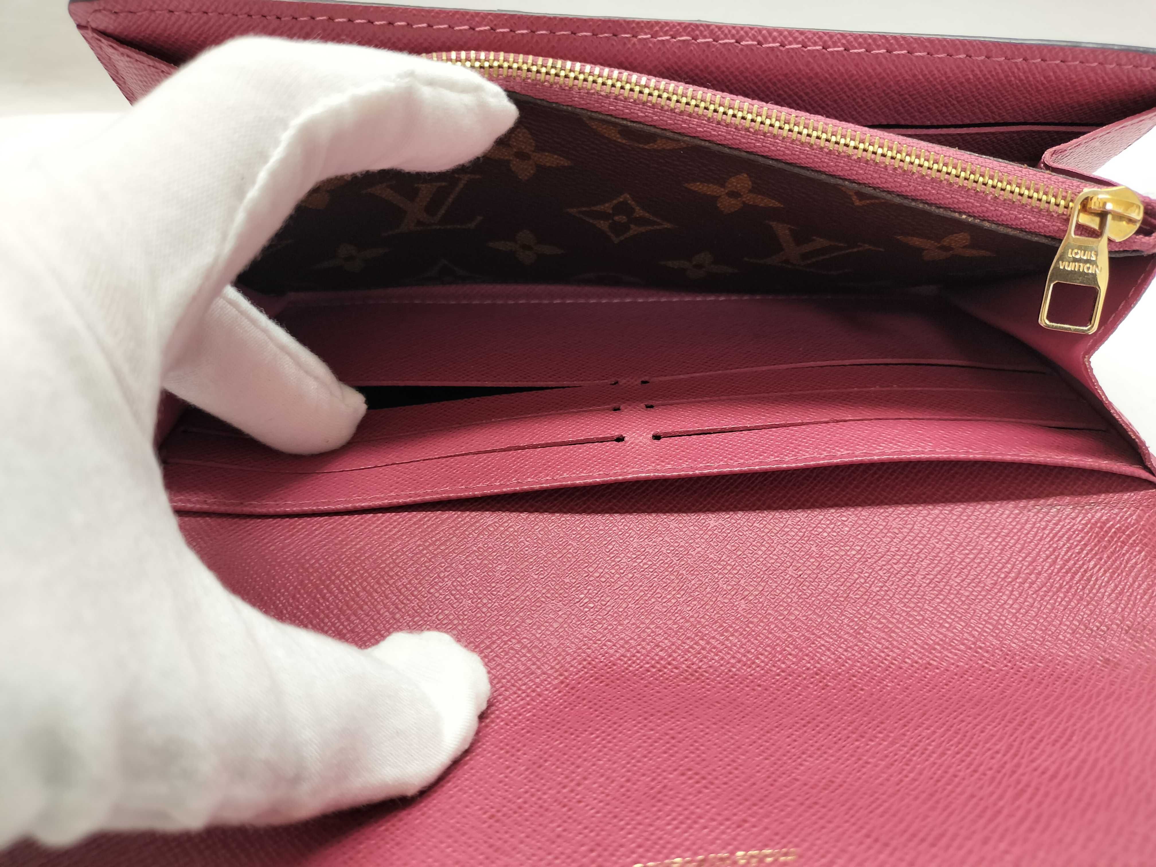 Monogram M61184 Portefeuille Sarah Retiro Wallet — view 11