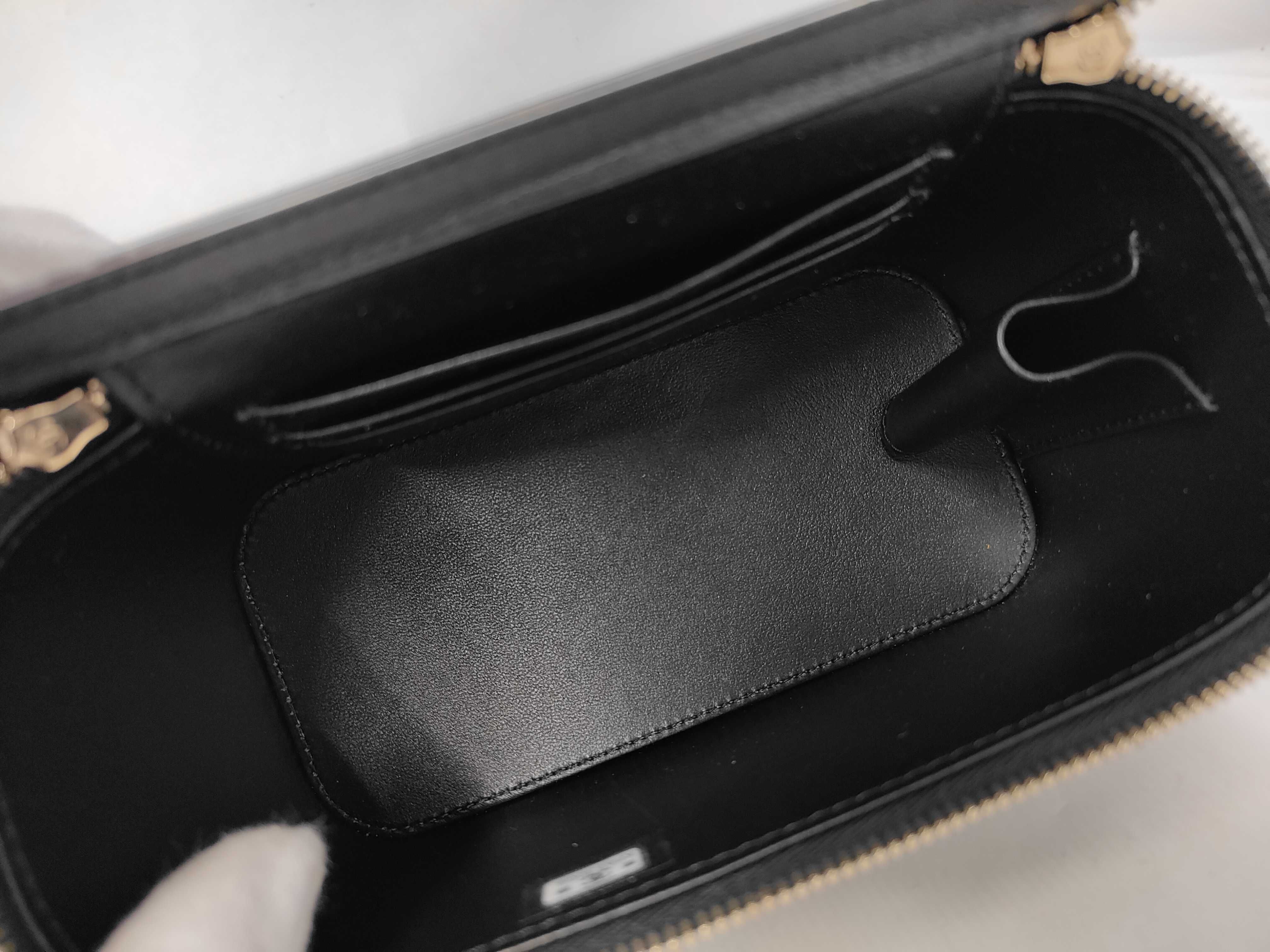 Chain Shoulder Bag — view 9