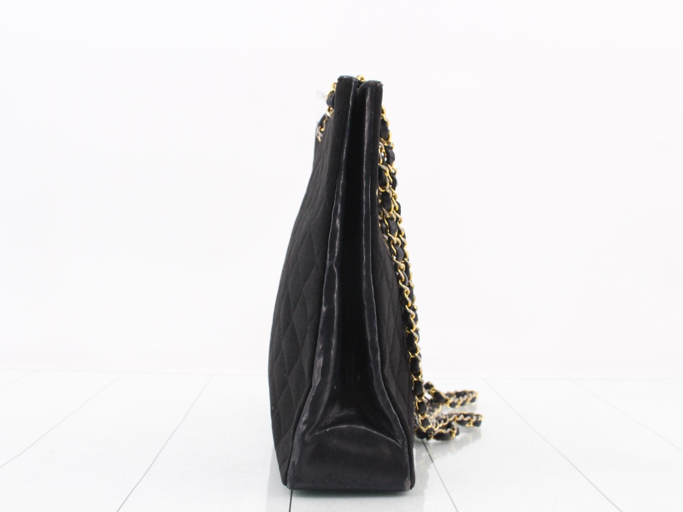 Matelassé Coco Mark Chain Tote Bag — view 4