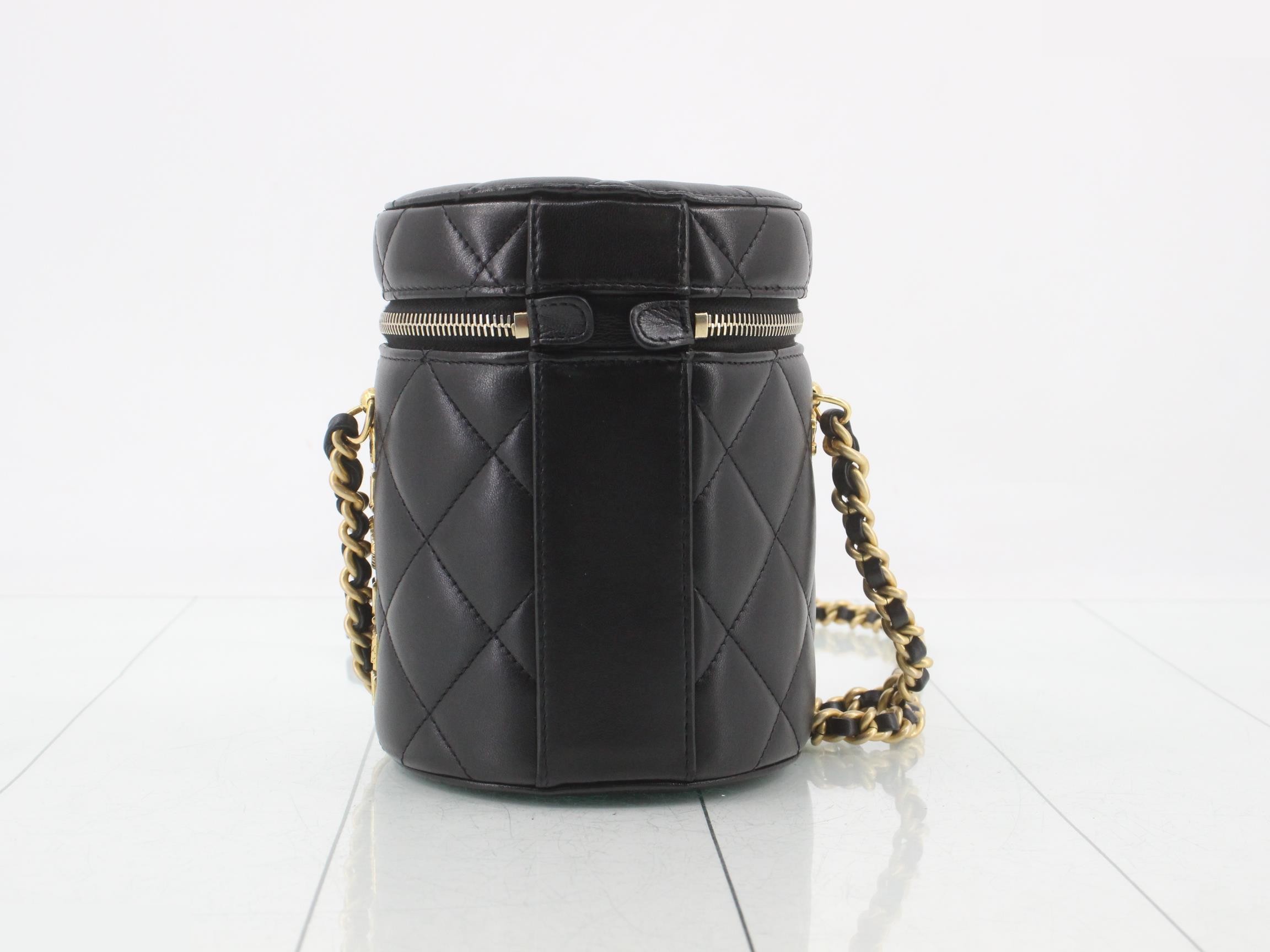 Matelassé chain shoulder bag, lambskin, black, gold hardware — view 2