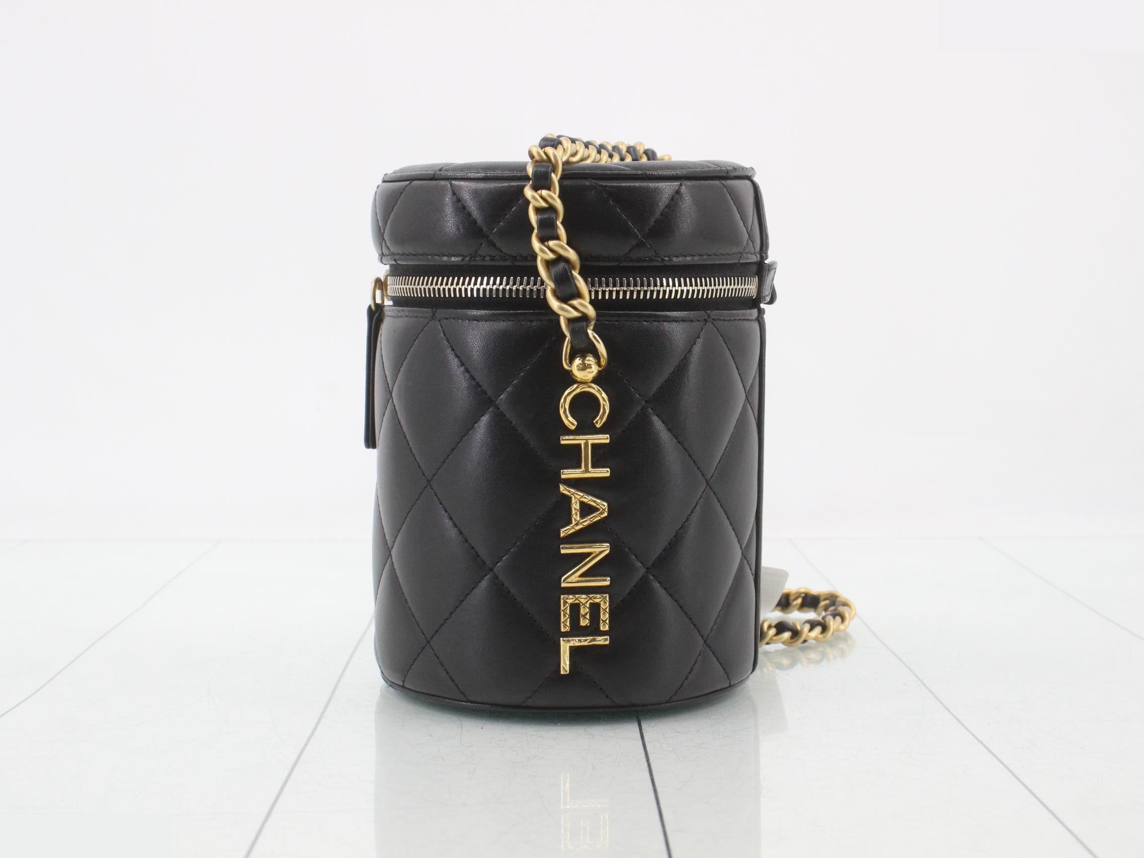 Matelassé chain shoulder bag, lambskin, black, gold hardware — view 3