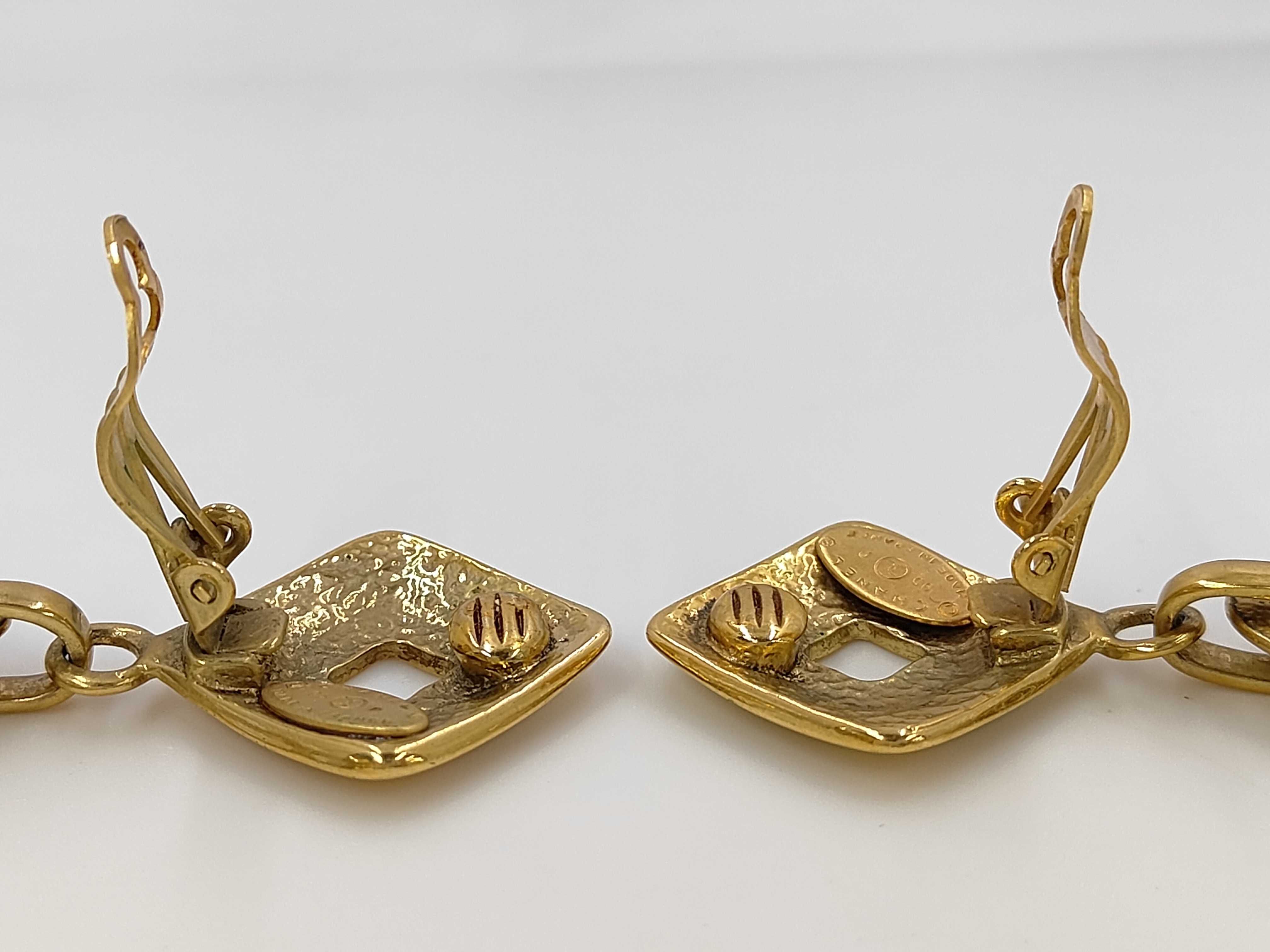 Diamond-shaped Swing Earrings with Coco Mark and Box — view 5