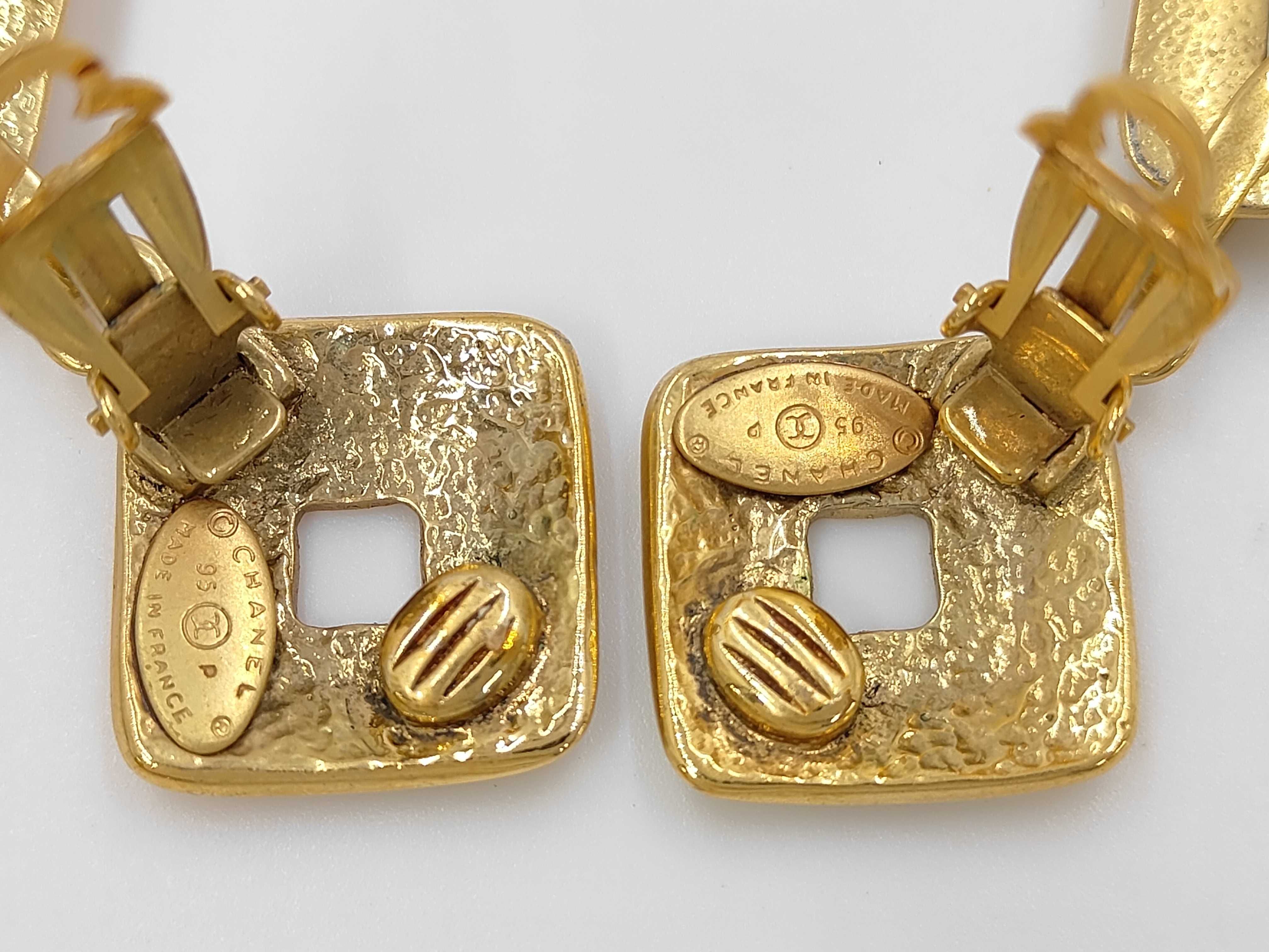 Diamond-shaped Swing Earrings with Coco Mark and Box — view 6