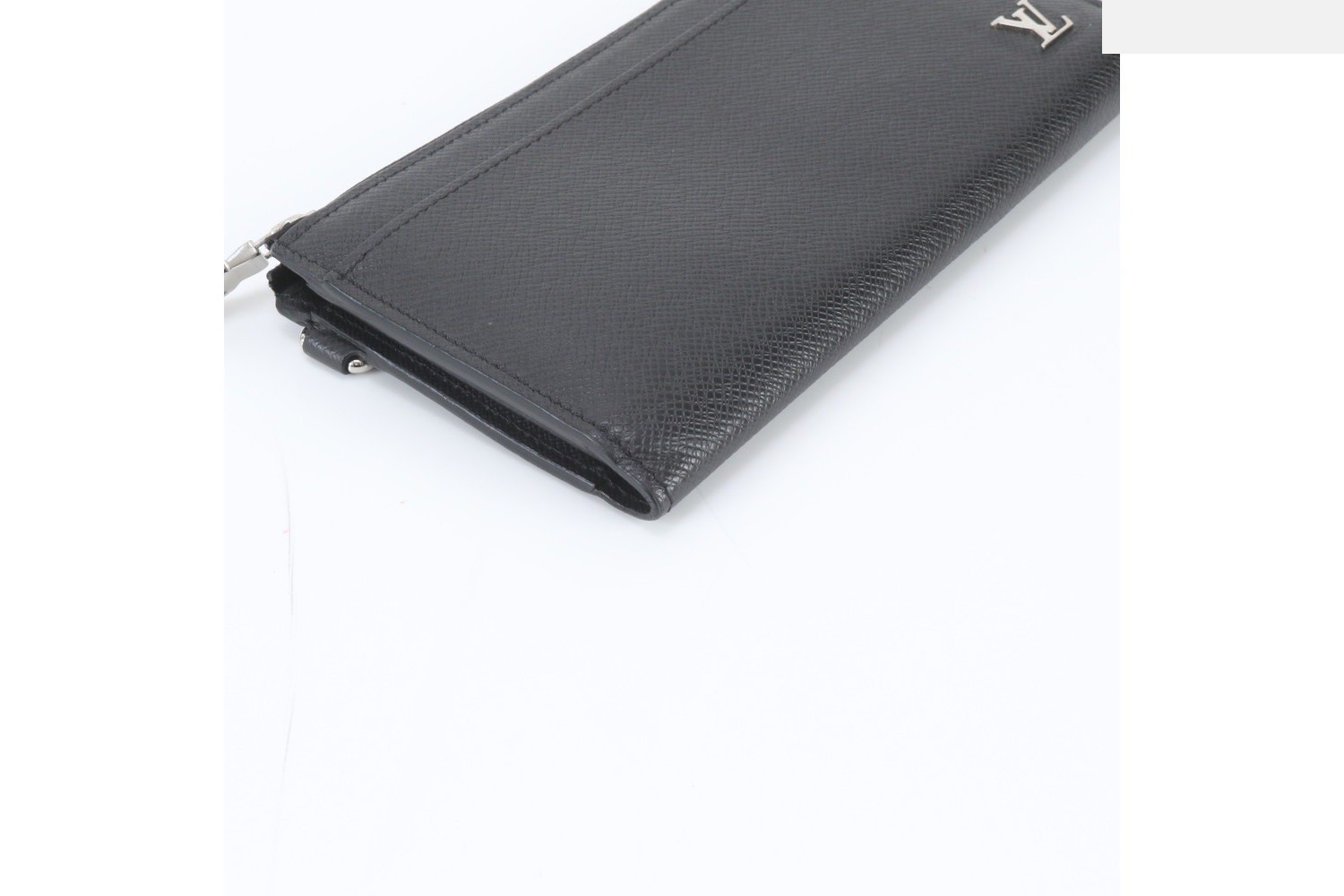 RFID-enabled Taiga Zippy Wallet Dragonne M69409 Long Wallet — view 3