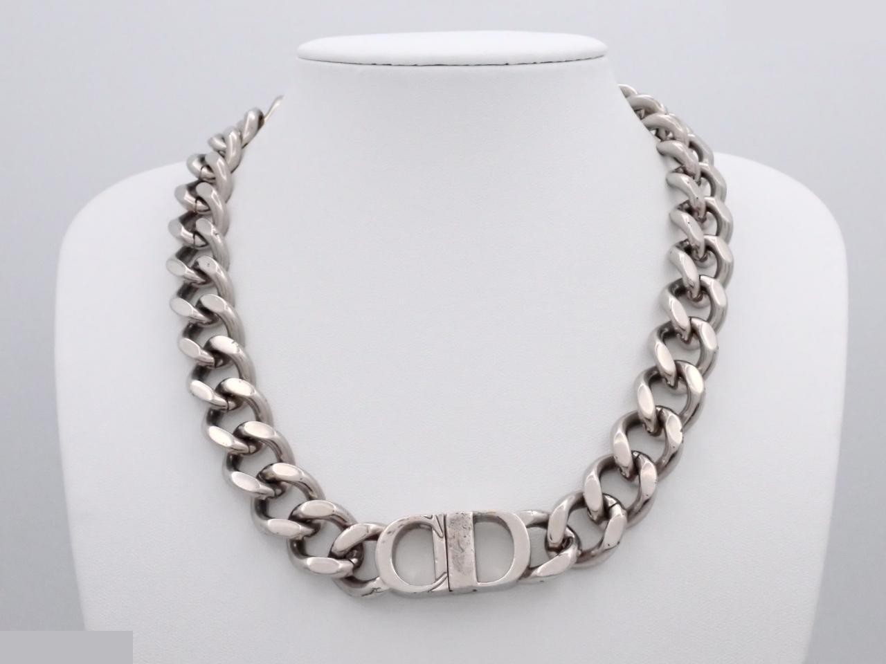 Precious metal CD logo necklace/pendant; neck circumference approximately 47 cm — view 3