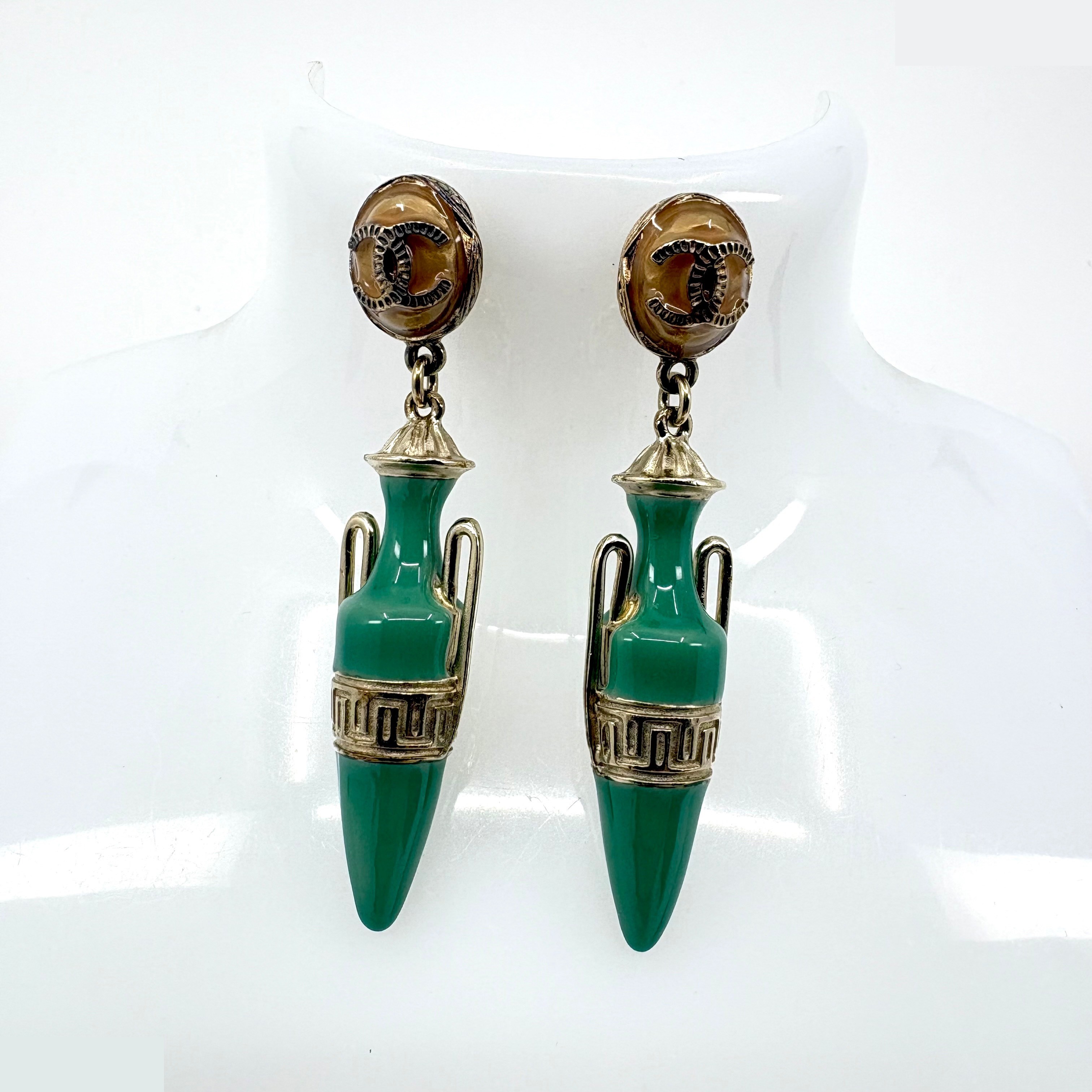 Vase Swing (Precious Metal) Earrings — view 2