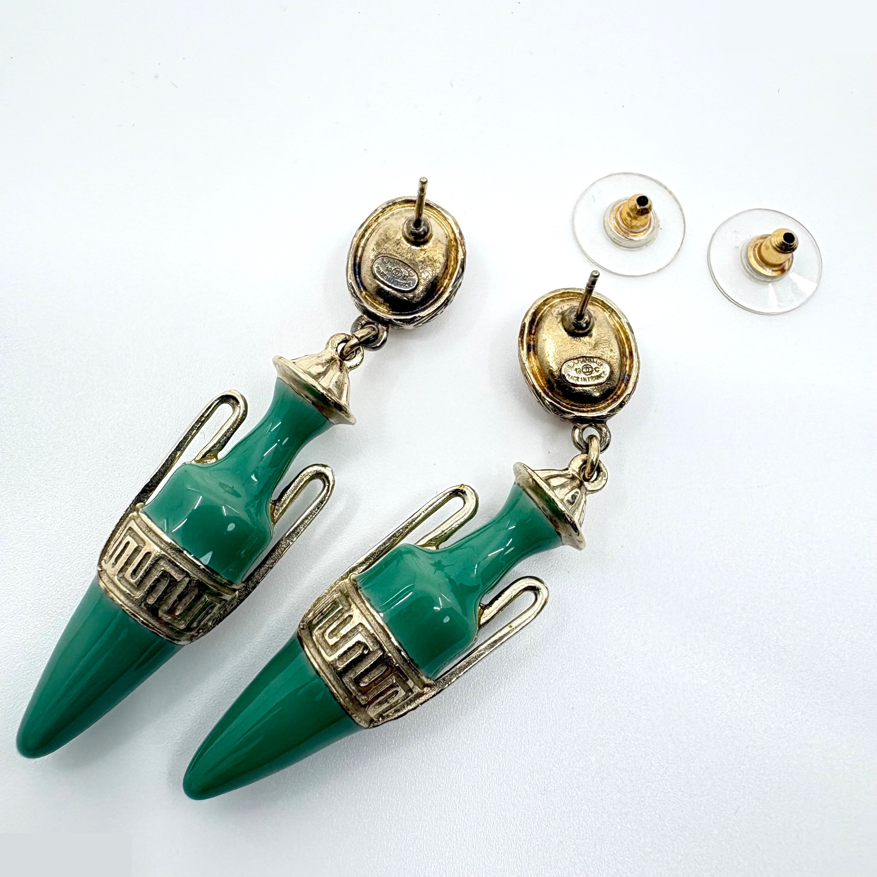 Vase Swing (Precious Metal) Earrings — view 3