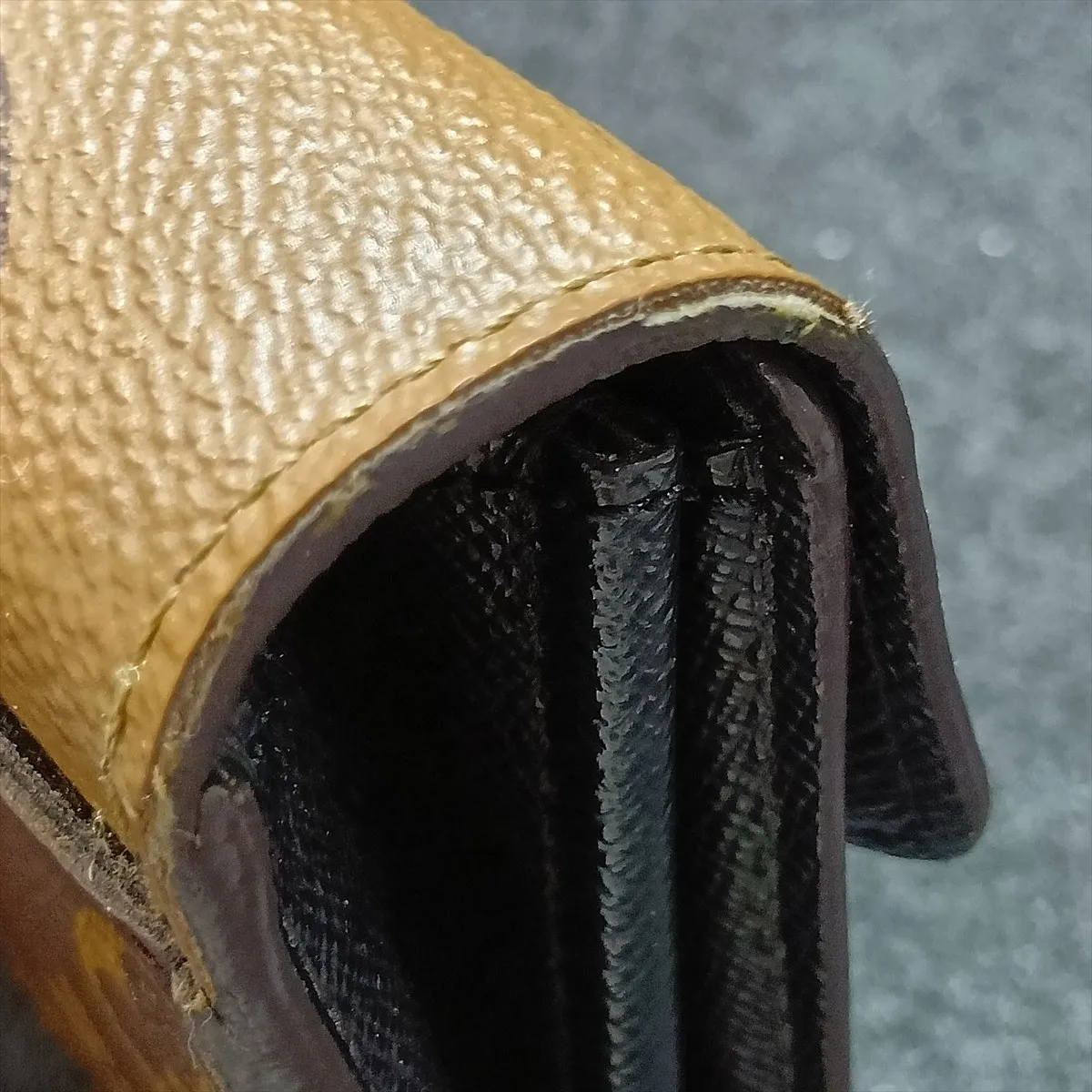 Giant Monogram Reverse Portefeuille Sarah M80726 Marron Long Wallet with initials; RFID detected. — view 15