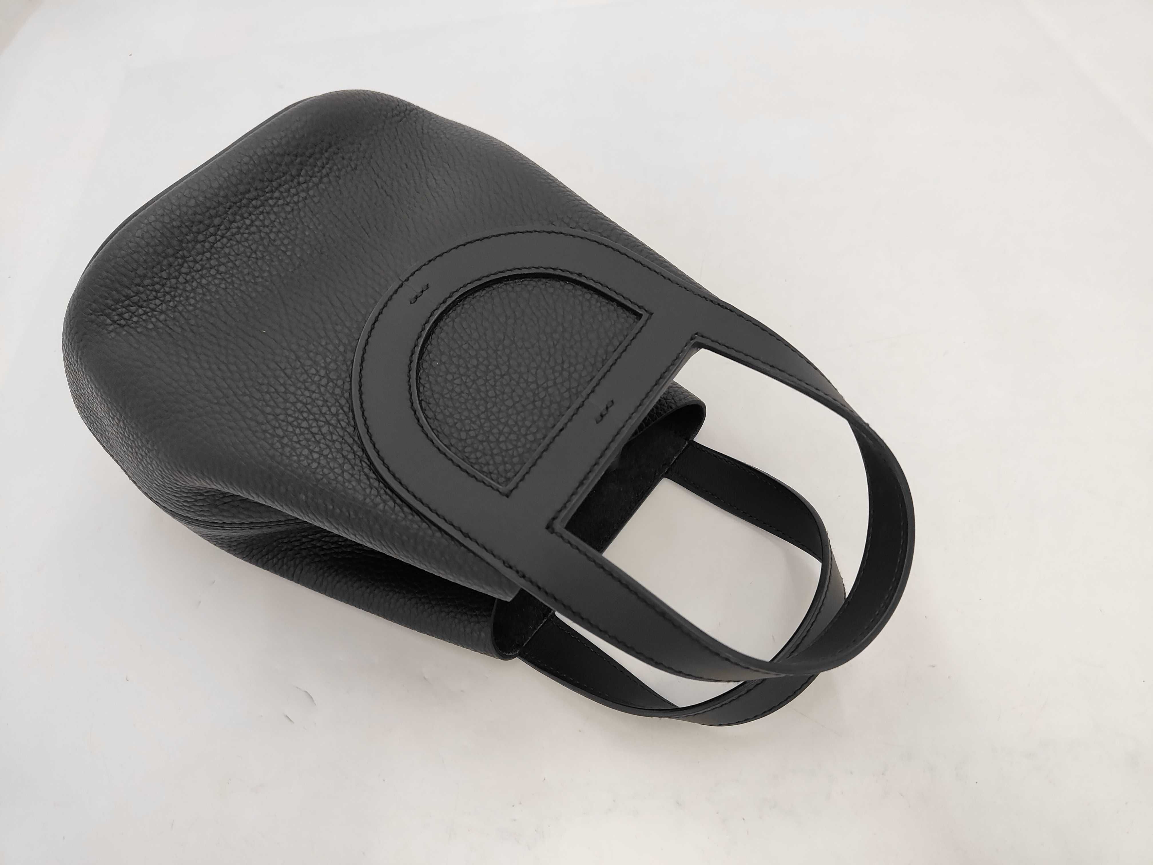In the Loop 18 W stamp 2024 Black Handbag — view 5