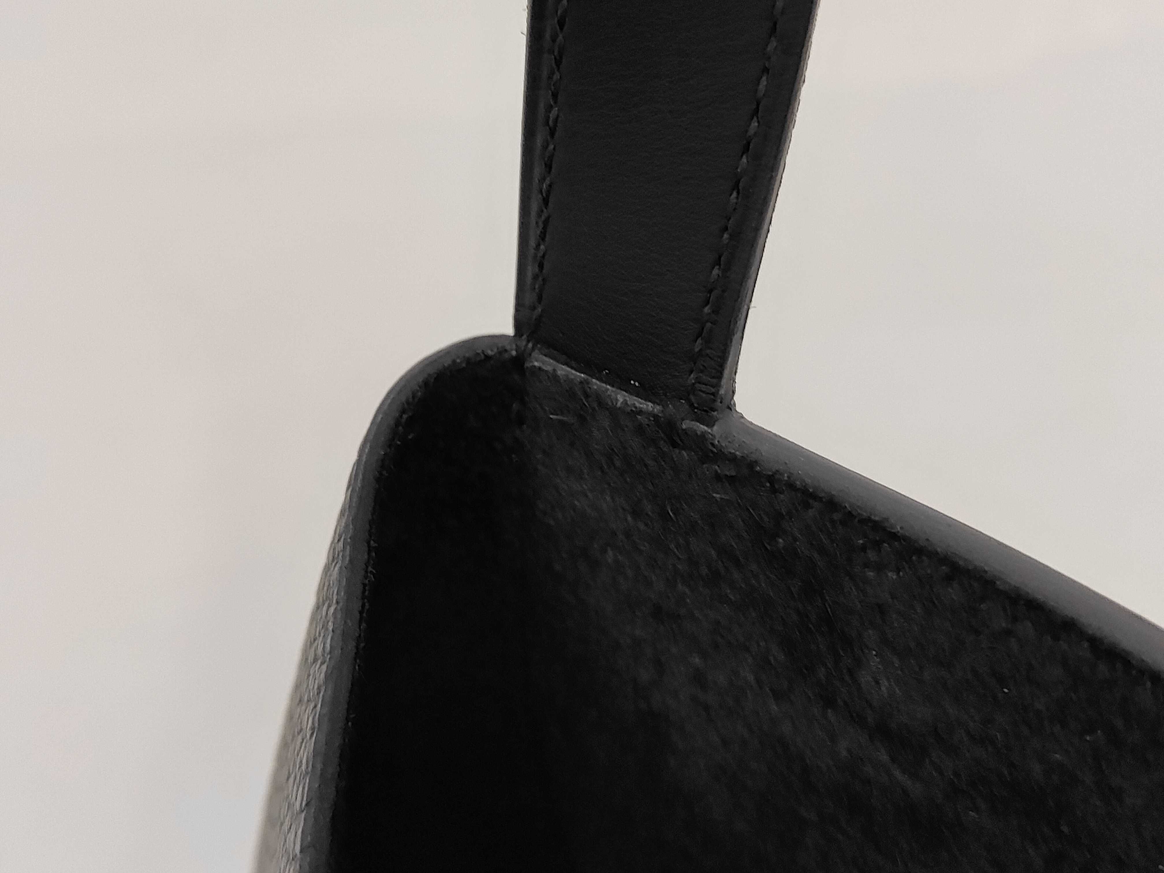 In the Loop 18 W stamp 2024 Black Handbag — view 7