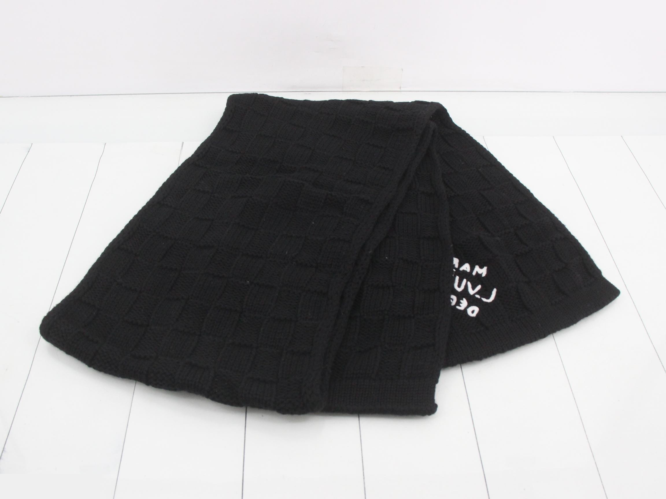 Damier Heritage Snug Scarf, Noir (with box) — view 3