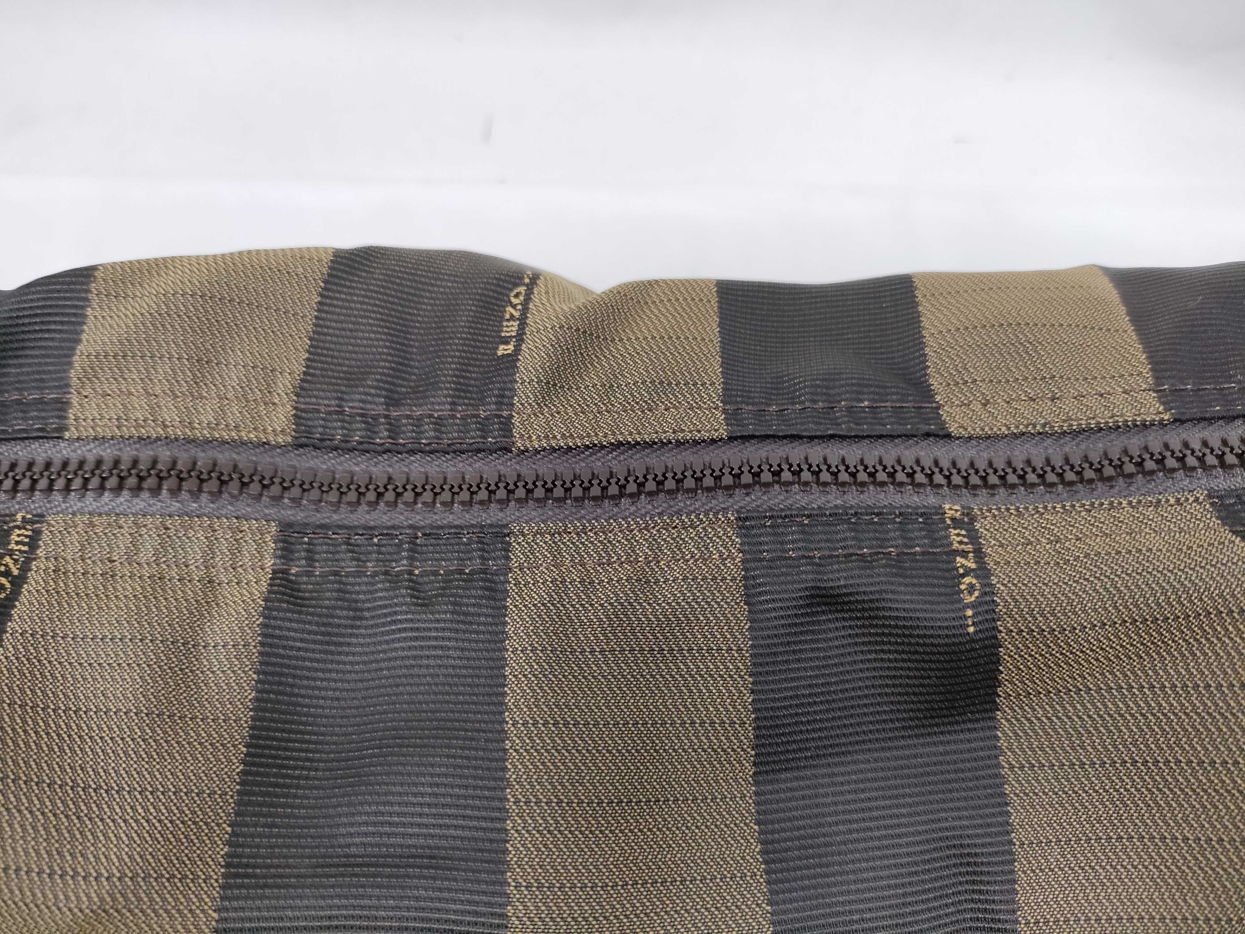 pouch — view 3