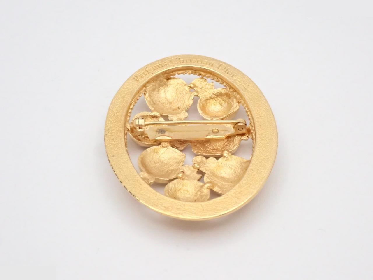Perfume brooch, gold. — view 2