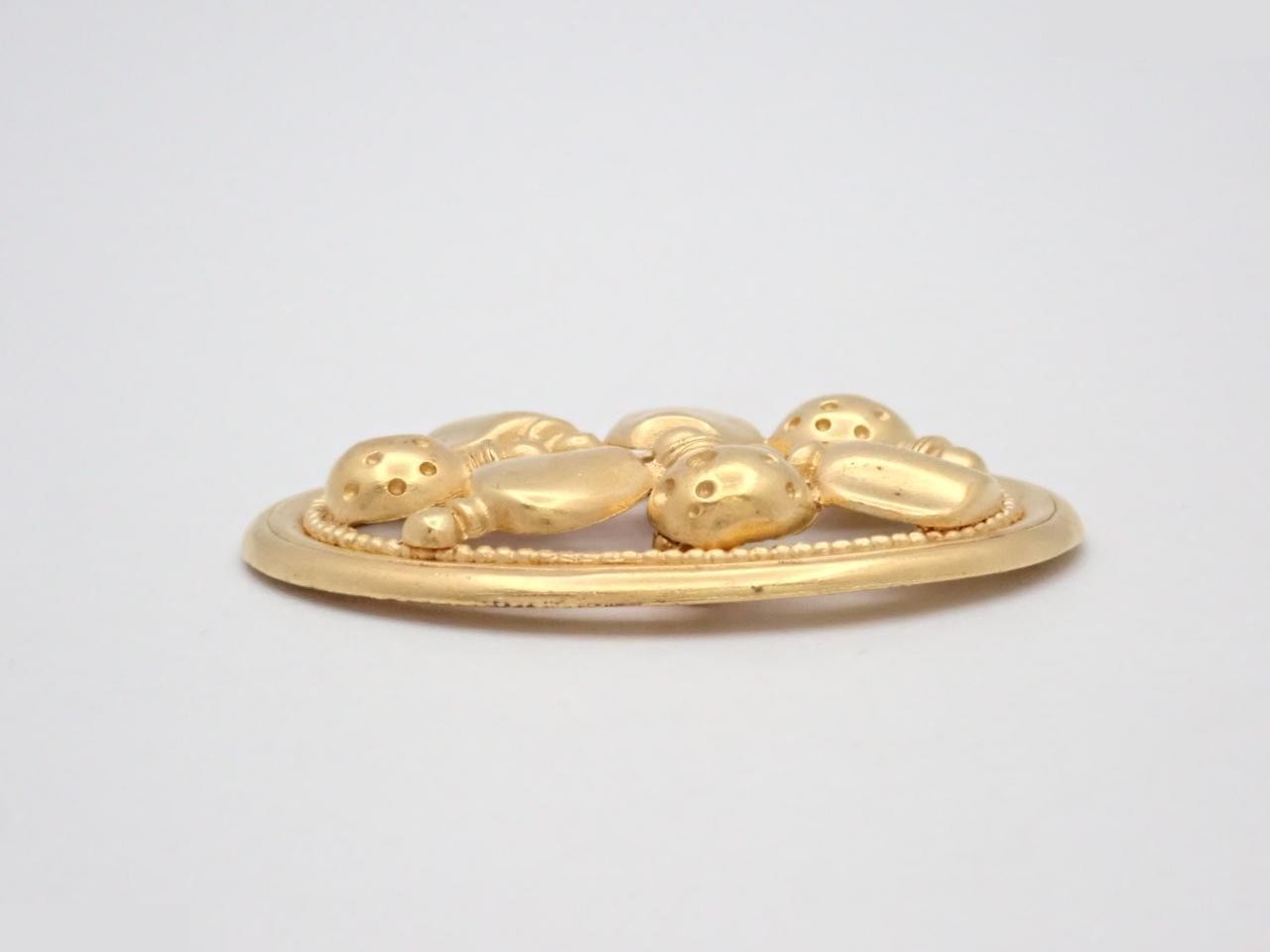 Perfume brooch, gold. — view 3