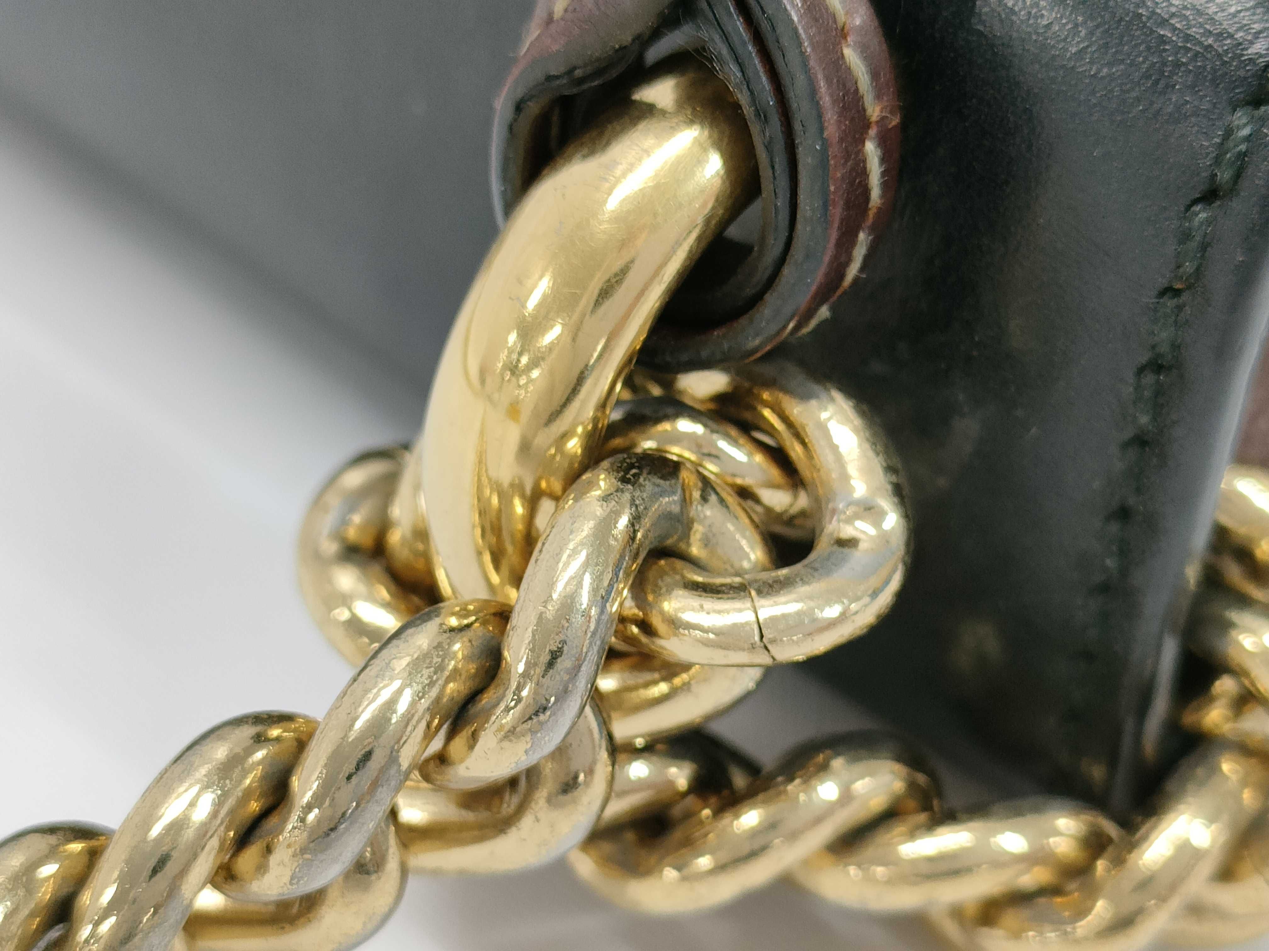 GG Supreme Padlock Chain Shoulder Bag — view 4