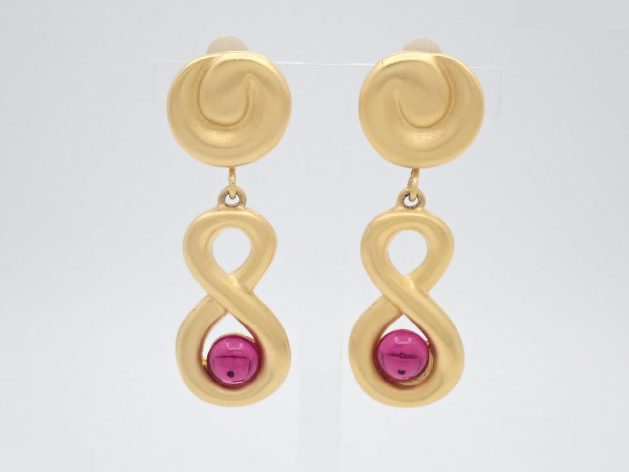 Other lines: Precious metals, earrings, colored stones, gold
