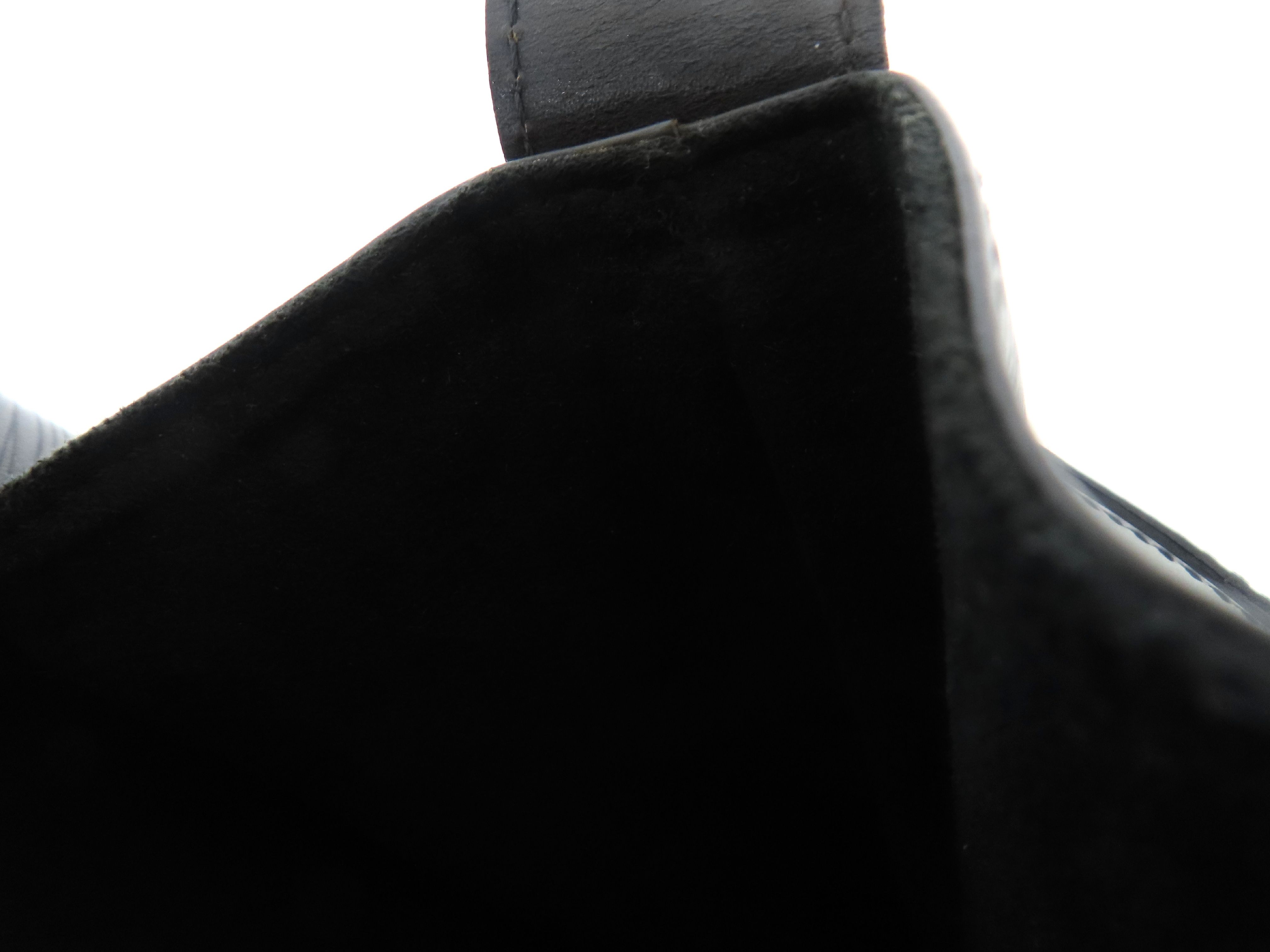 Epi LV Epi Sac Depaule M80157 VI0916 Shoulder Bag — view 9