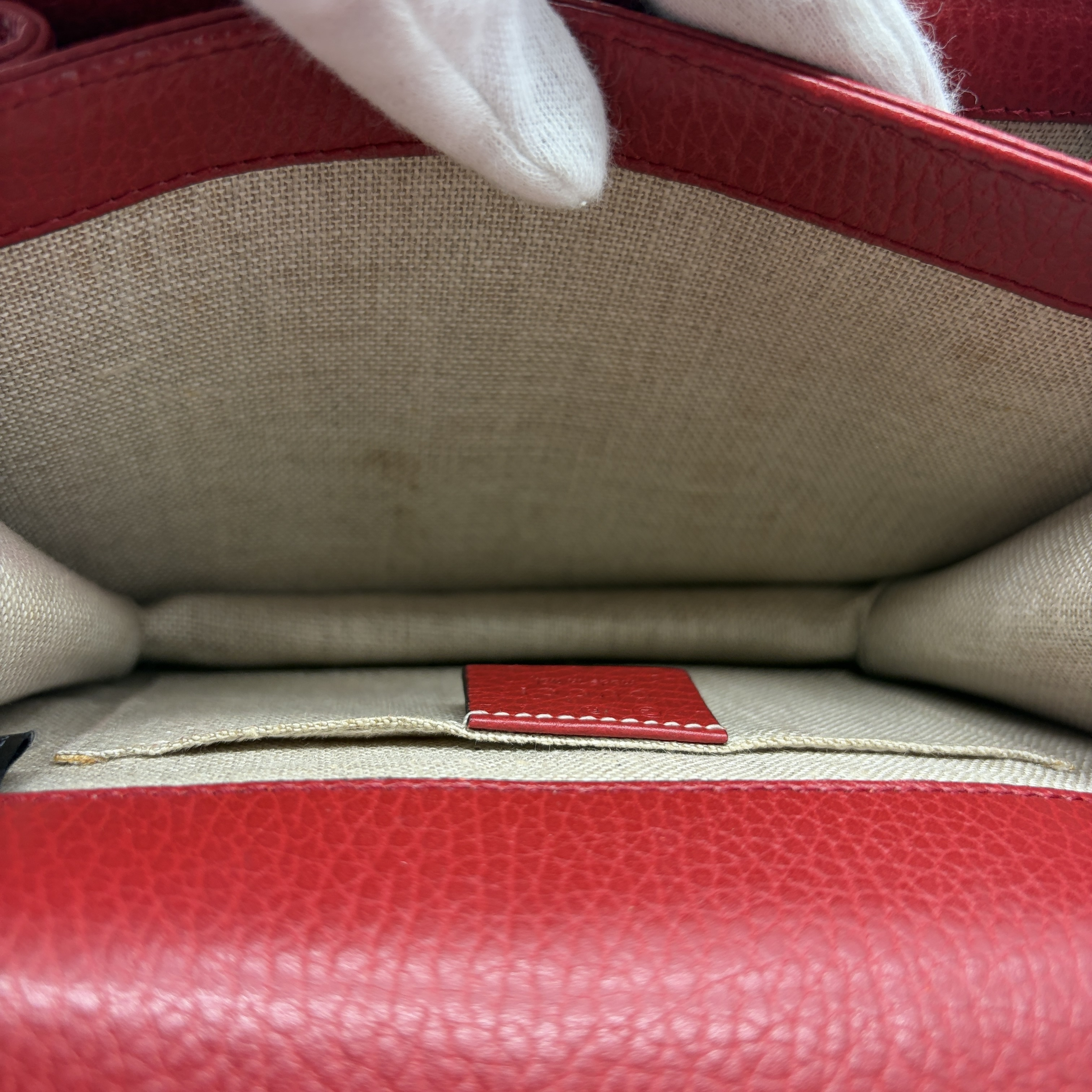Interlocking Chain Shoulder Bag — view 11
