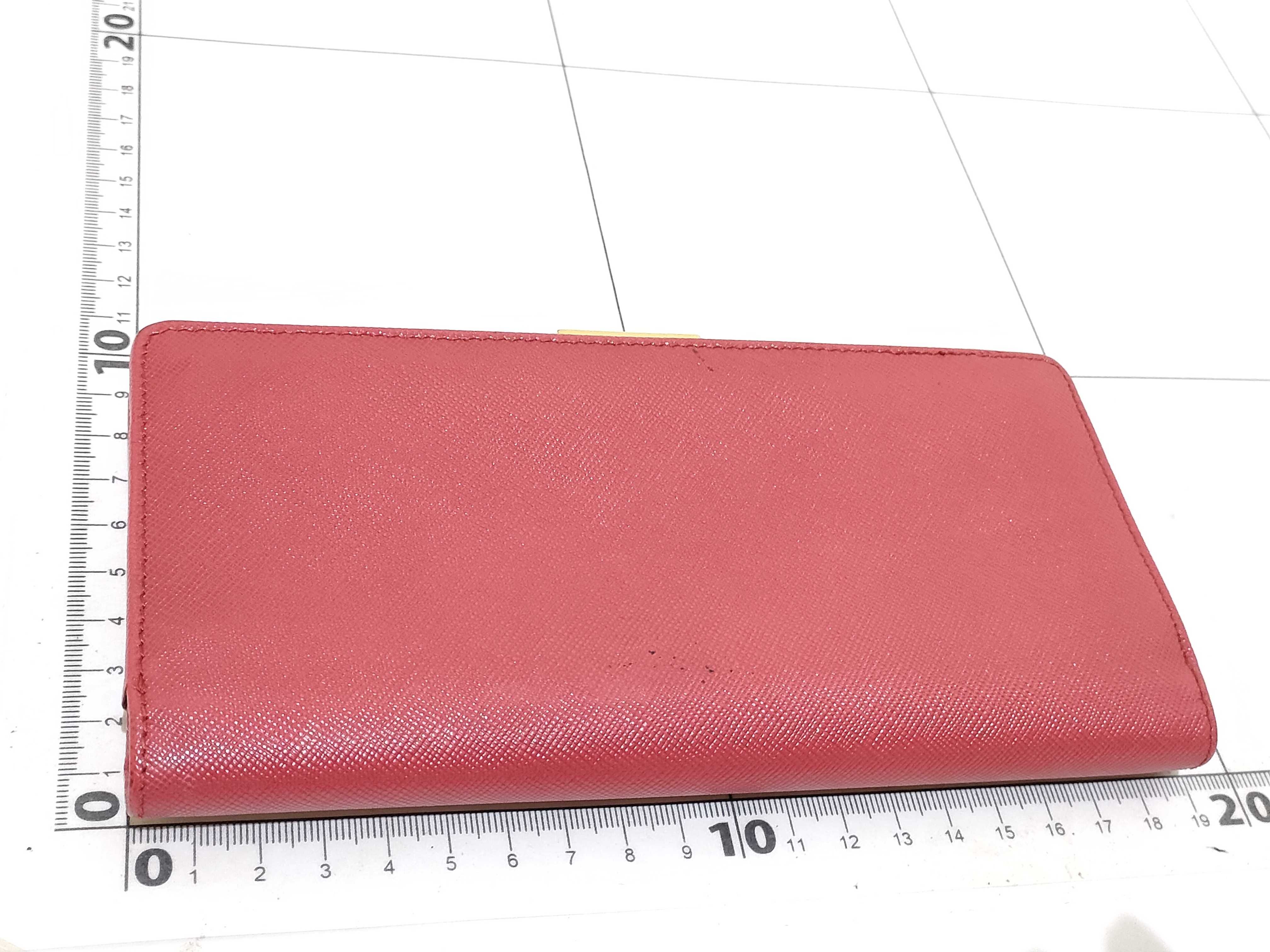 wallet — view 2