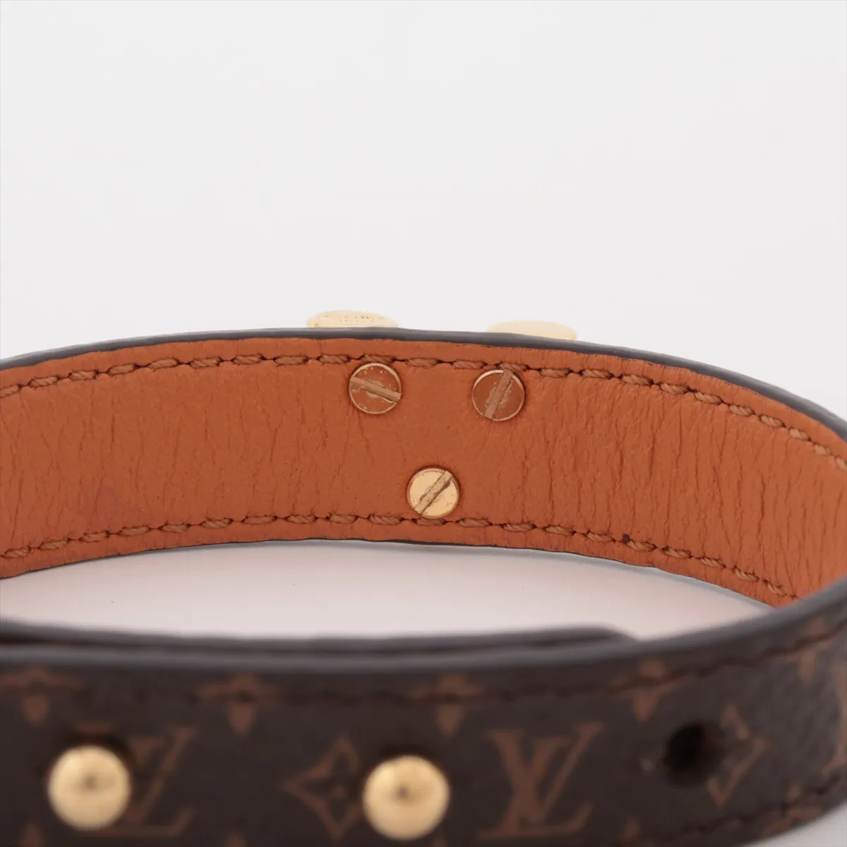M6042 Bracelet Essential V BC2213 Bracelet, size 17, PVC, brown. Shows signs of wear including — view 4