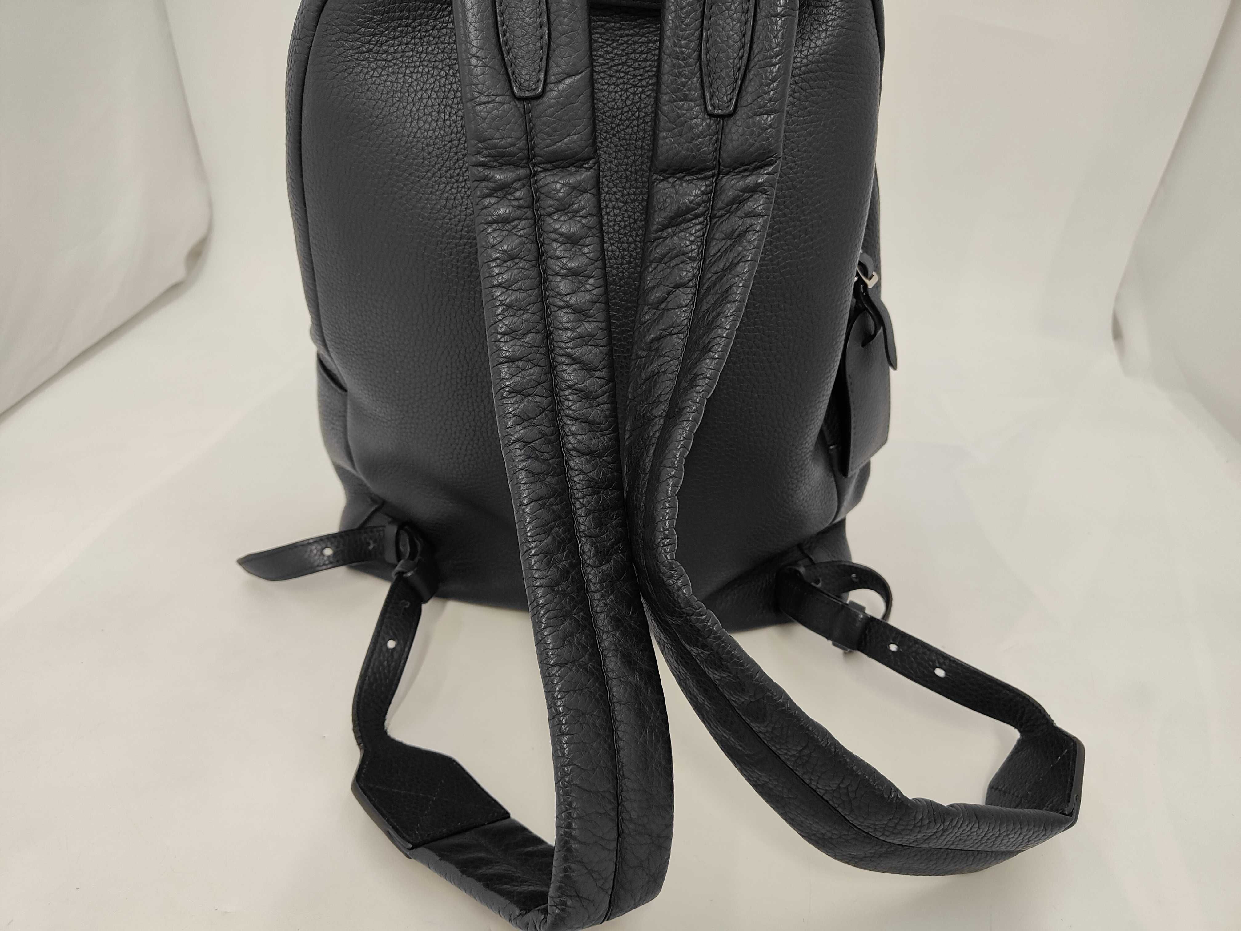 LV Circle Armand Backpack M53442 Dark Navy Taurillon Leather Backpack — view 4