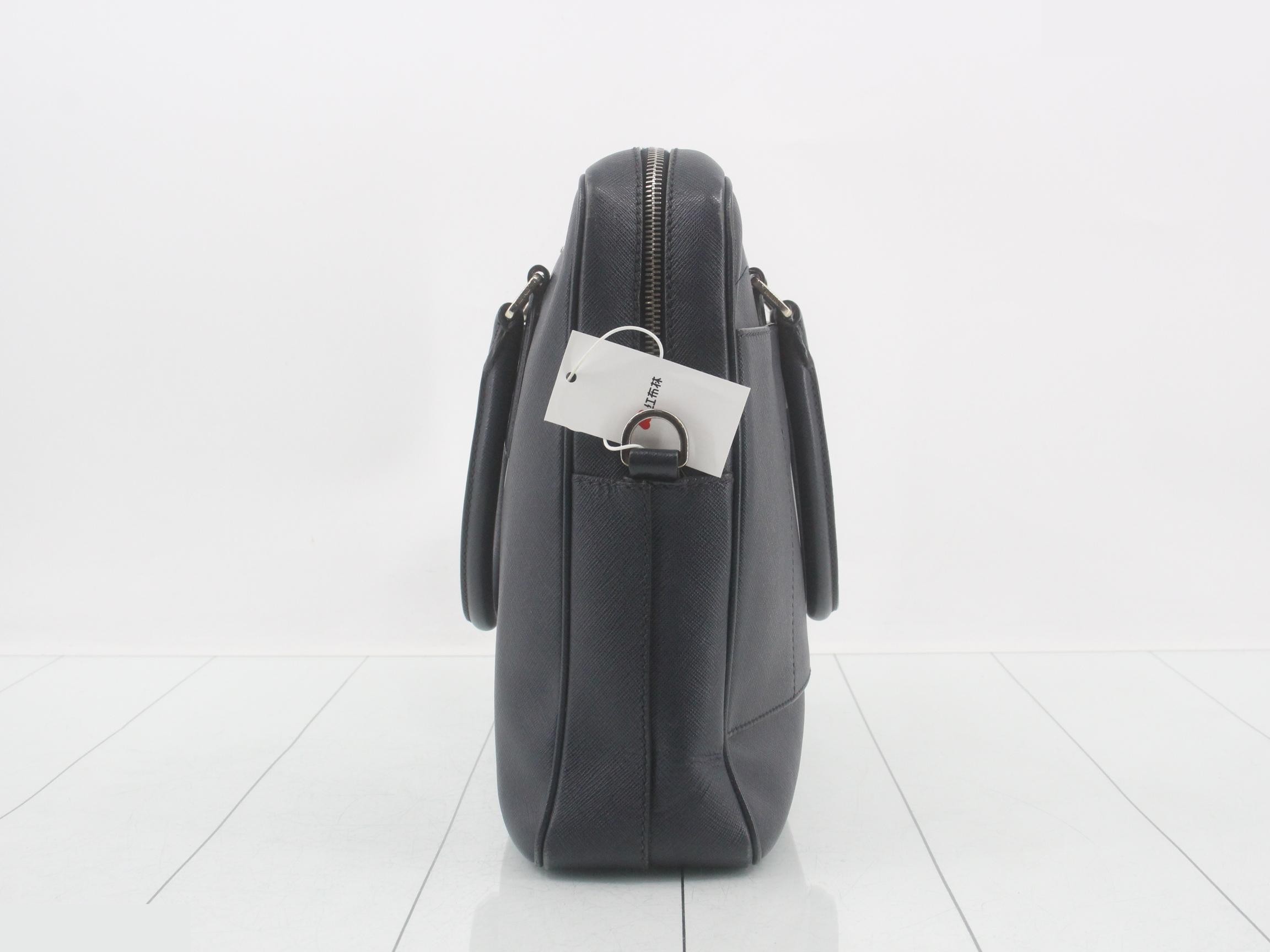Saffiano Triangle Plate 2-Way Business Bag — view 3