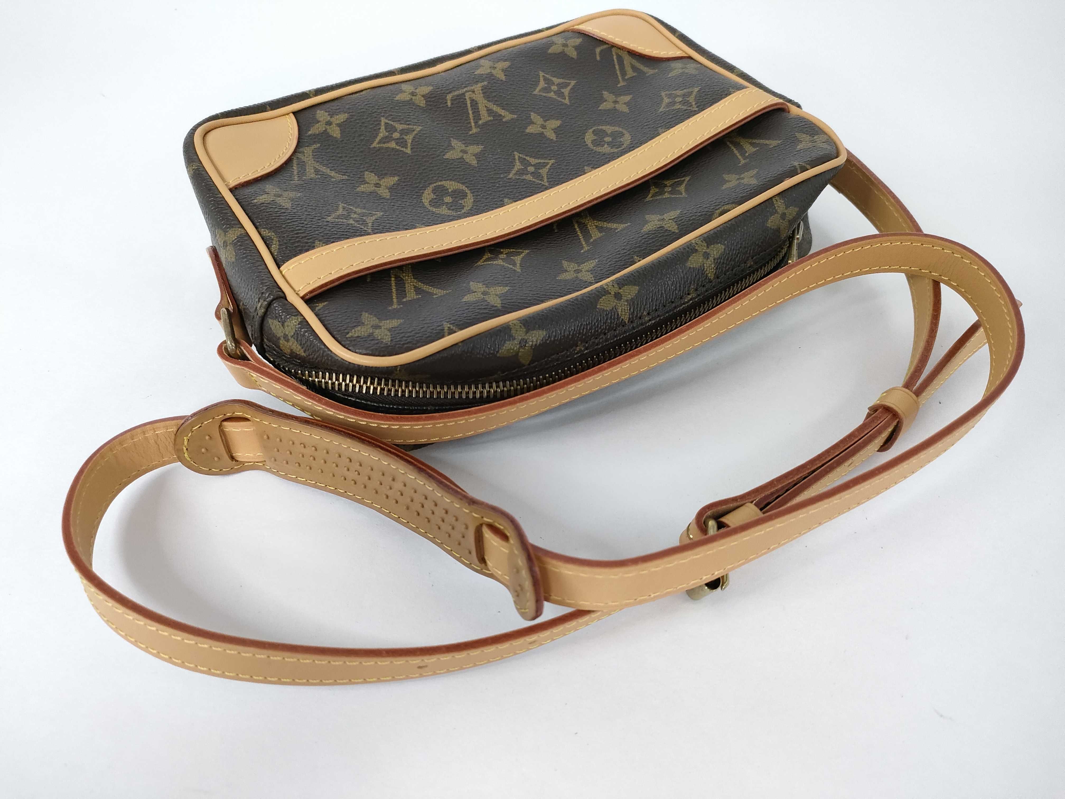 Monogram Louis Vuitton Shoulder Bag — view 3