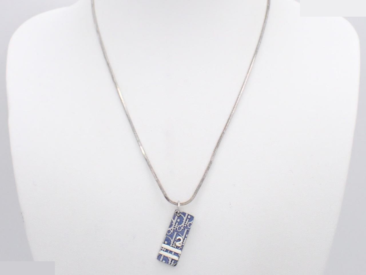 Trotter logo plate necklace pendant, with box. — view 3
