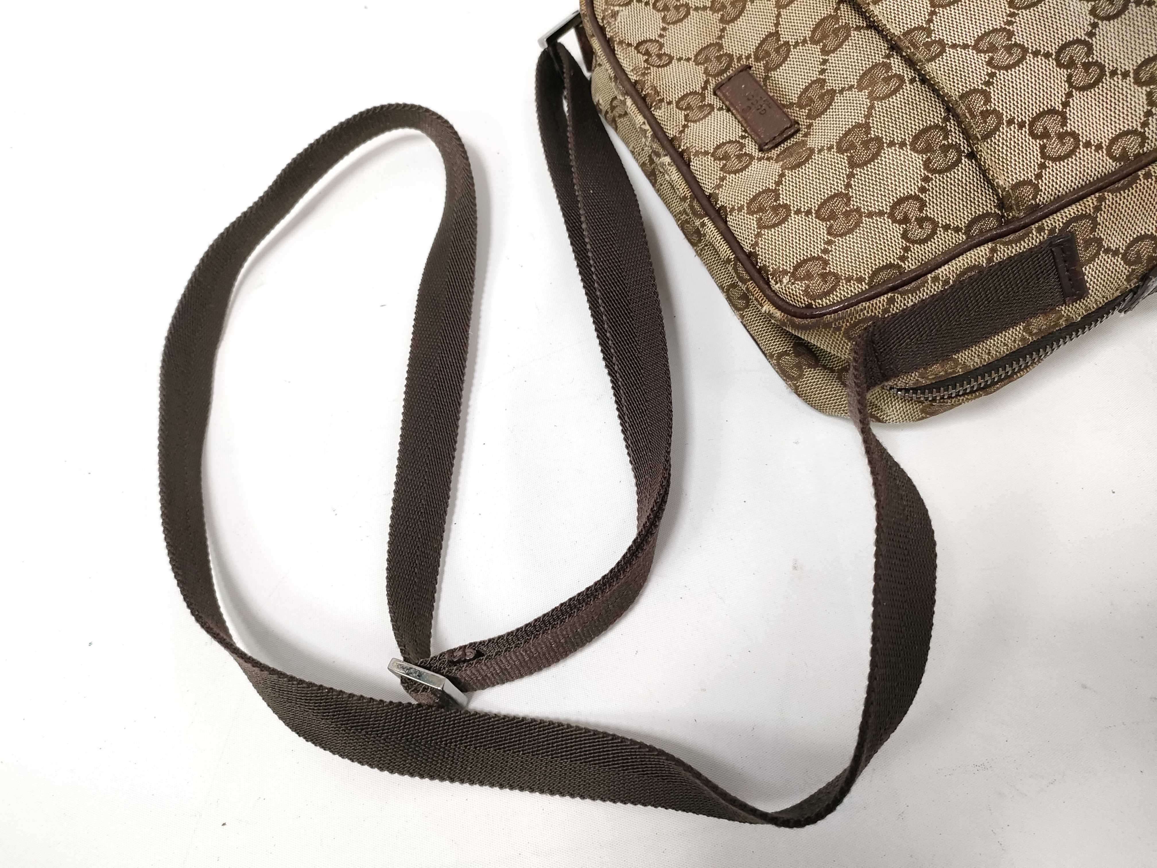 GG Canvas 122759 Shoulder Bag — view 3