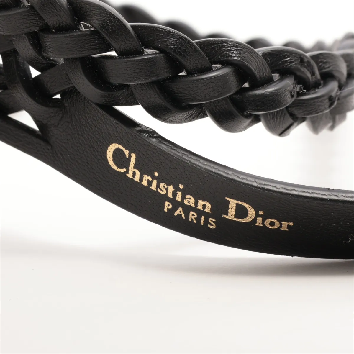 30 Montaigne belt, size 75, leather, black. Has — view 5