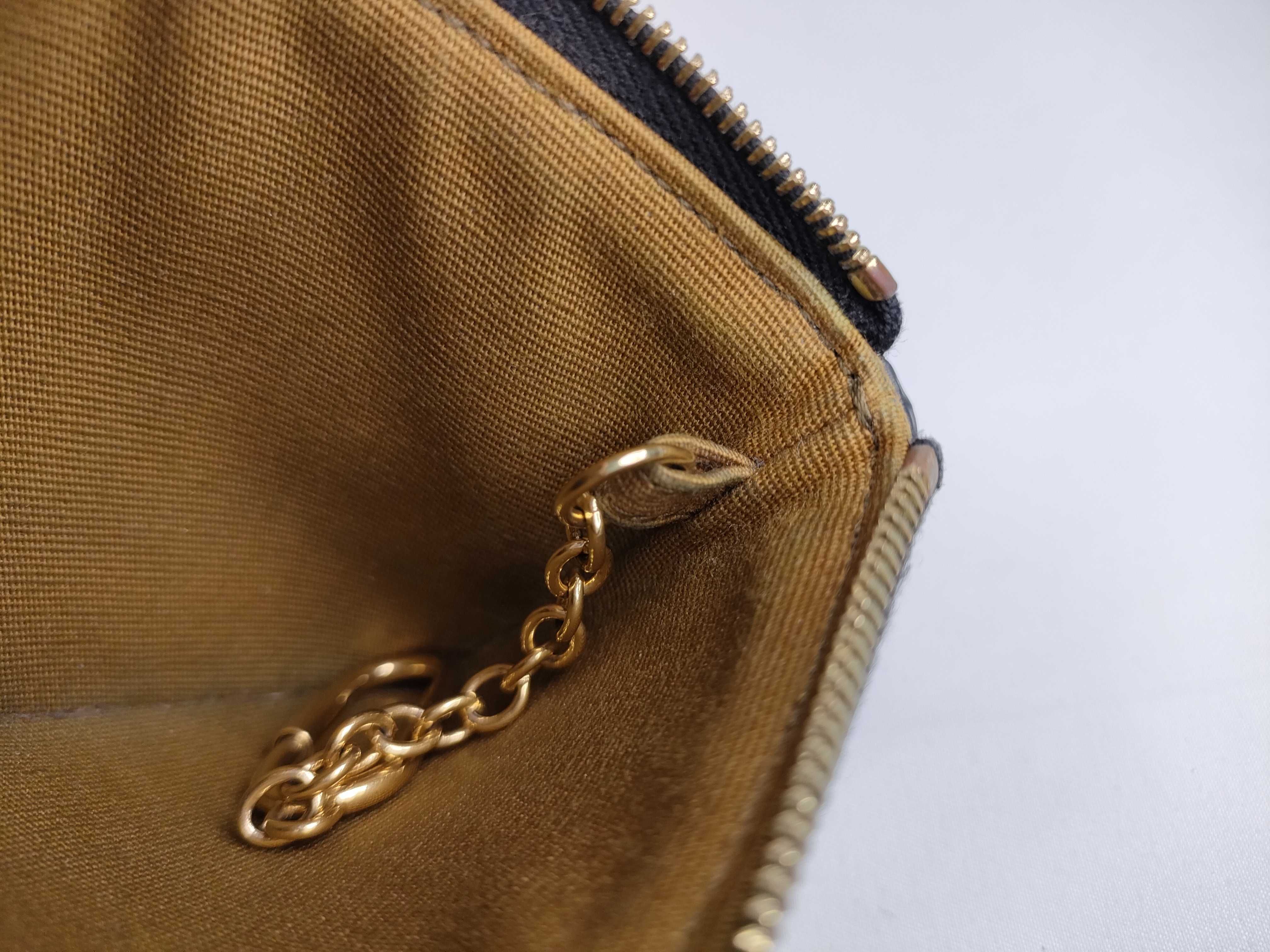 Triomphe PVC Chain Coin Case — view 9