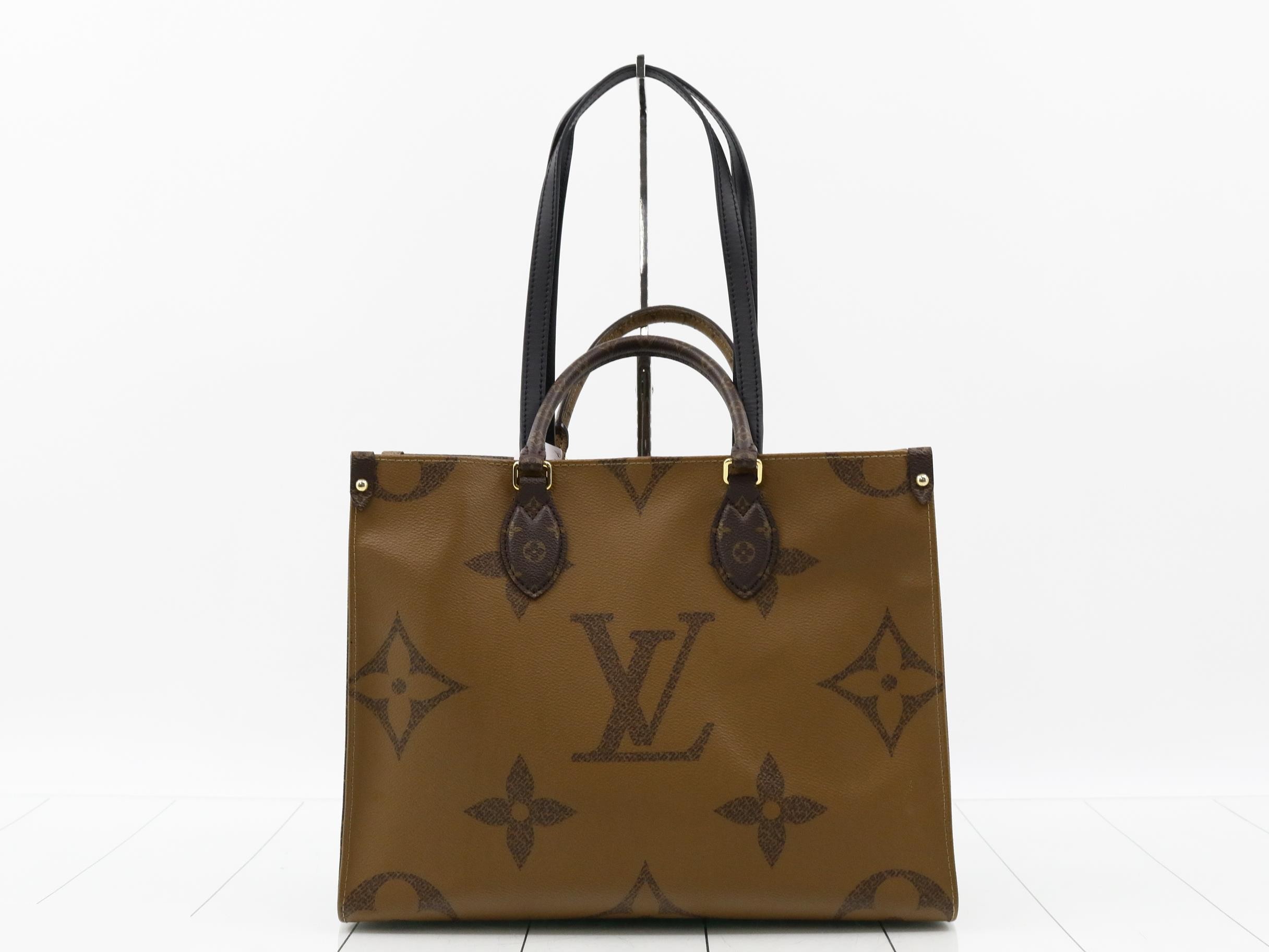 Monogram Giant Reverse OnTheGo MM 2-Way Tote Bag — view 2