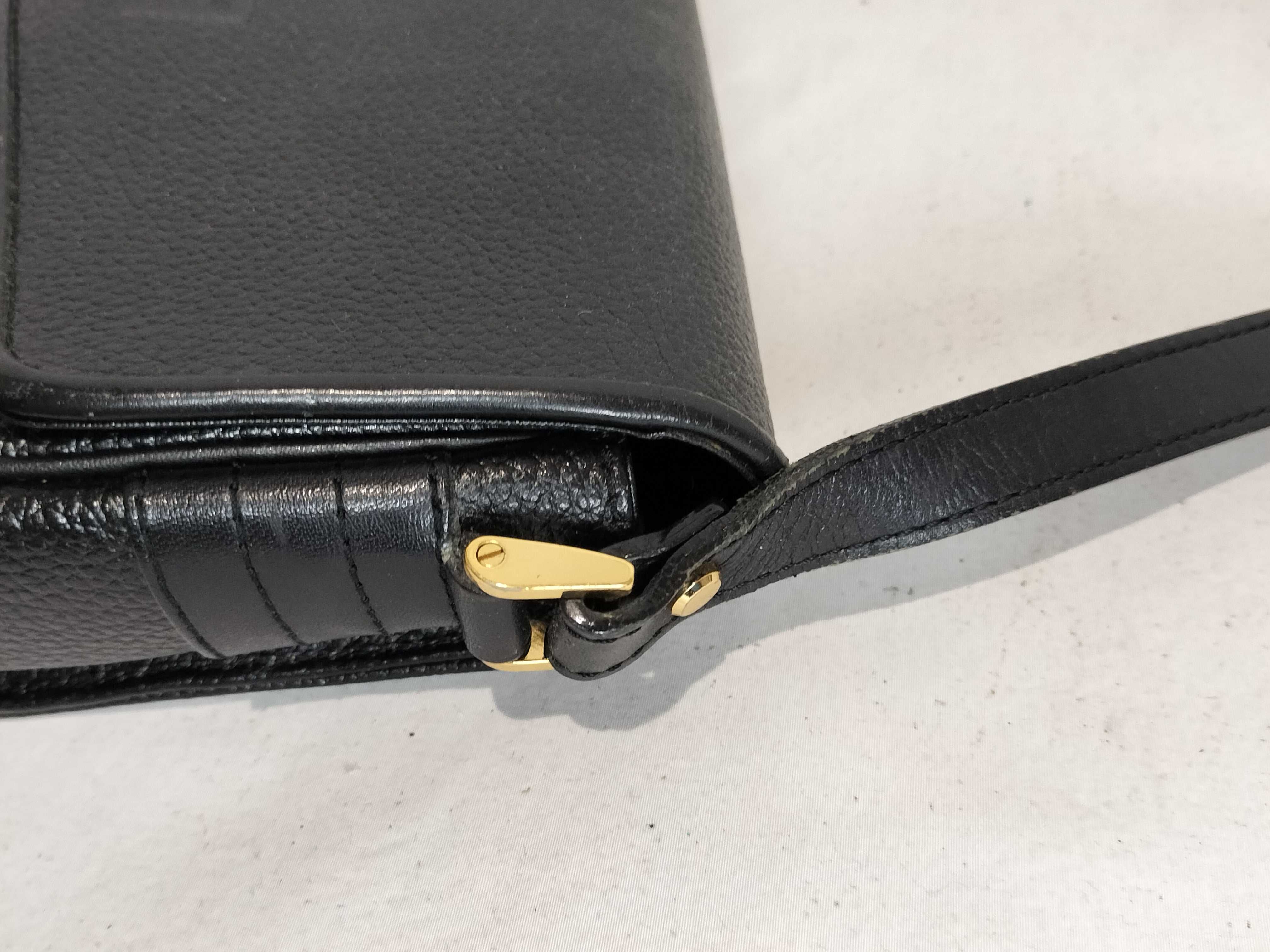 leather bag with Nova Check interior, black shoulder bag — view 6