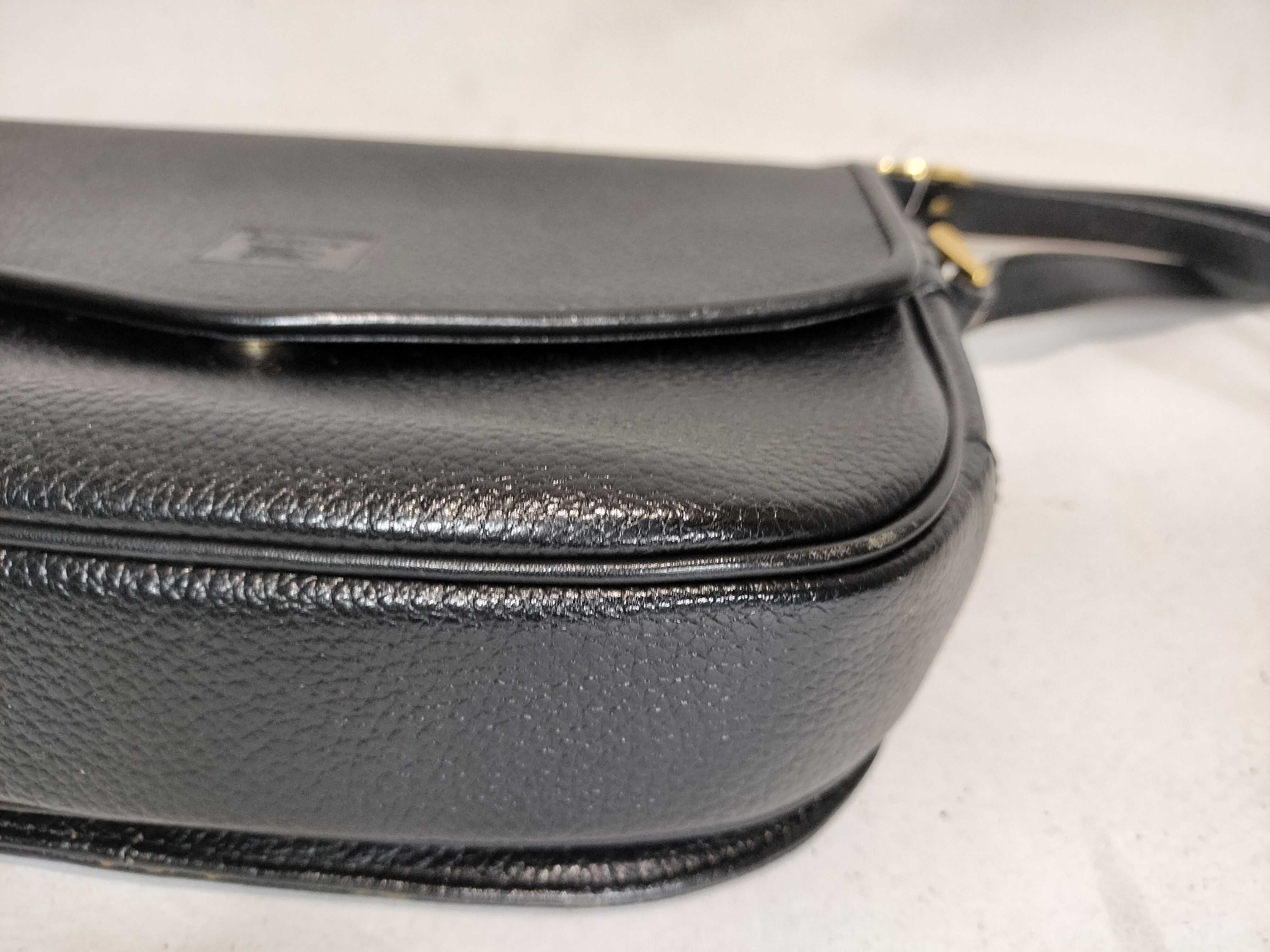 leather bag with Nova Check interior, black shoulder bag — view 7