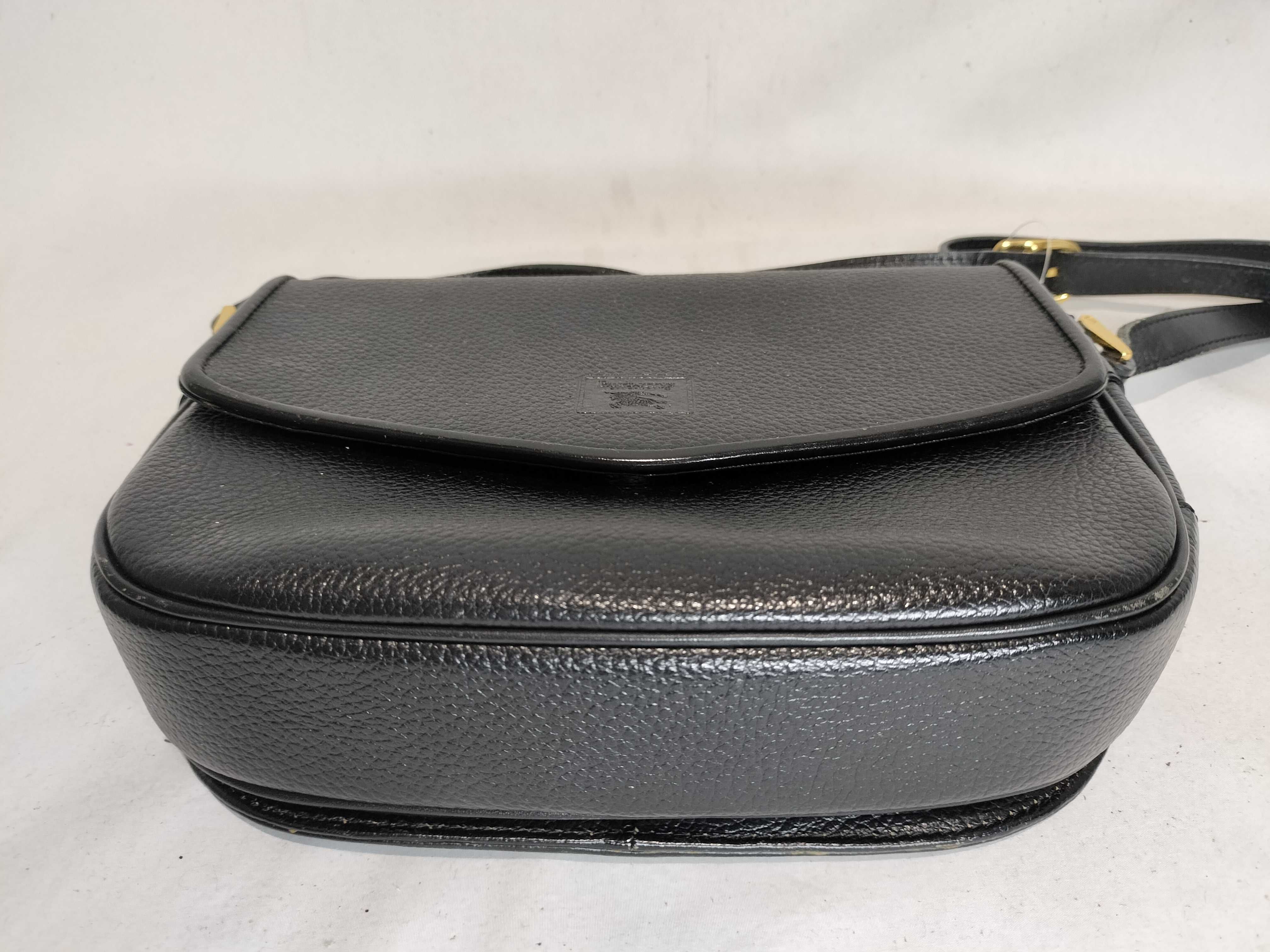 leather bag with Nova Check interior, black shoulder bag — view 8