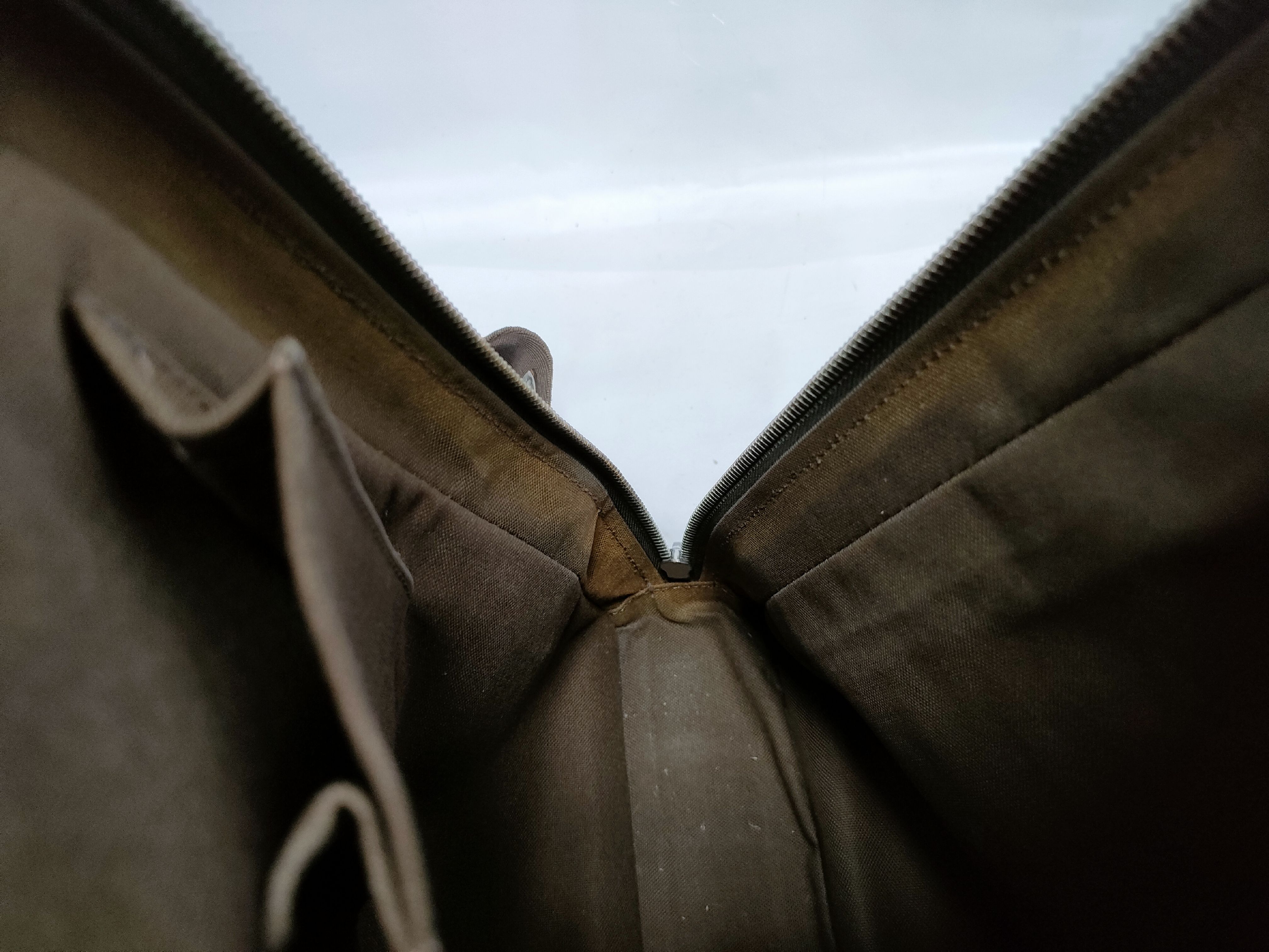 Taiga Beluga Shoulder Bag — view 11