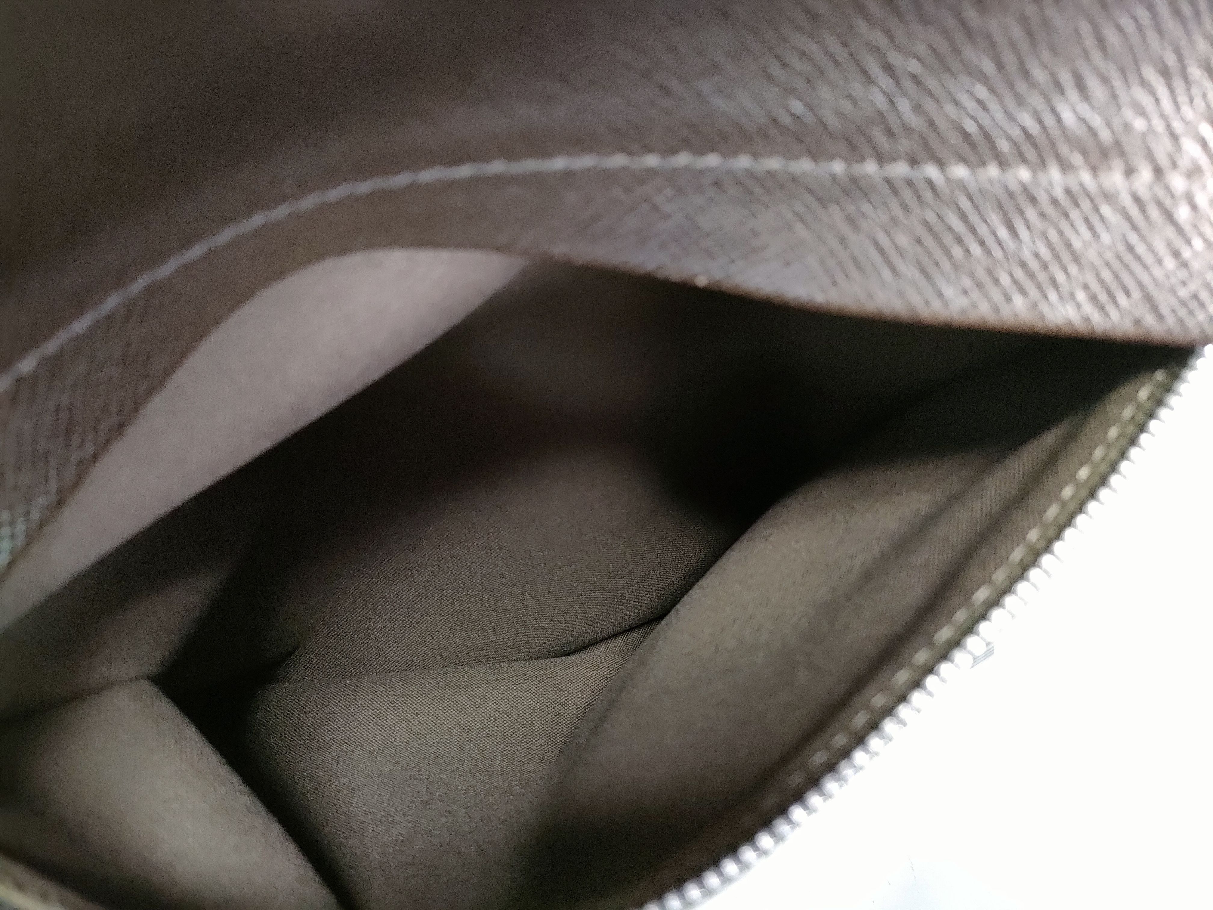Taiga Beluga Shoulder Bag — view 14