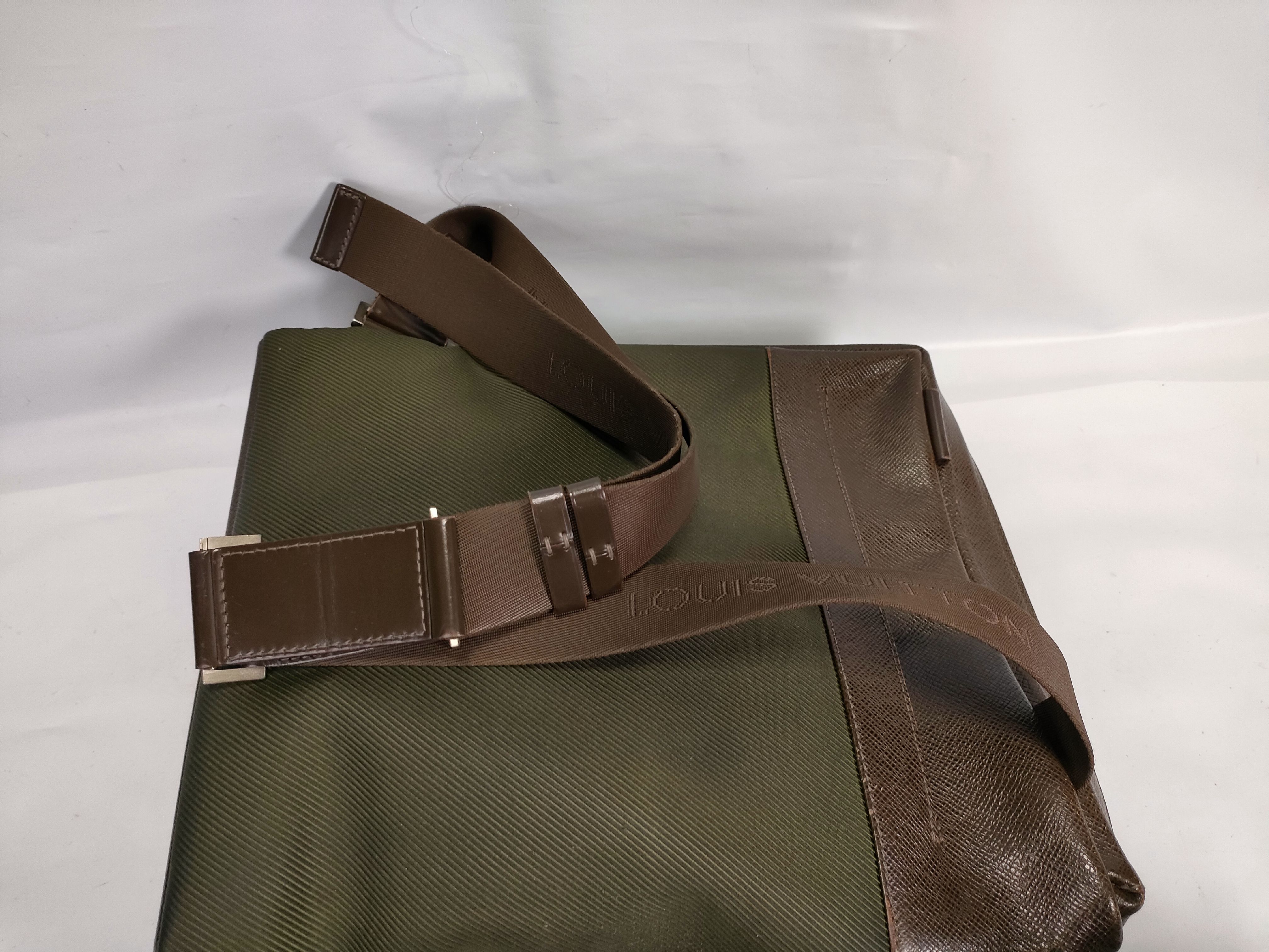 Taiga Beluga Shoulder Bag — view 3