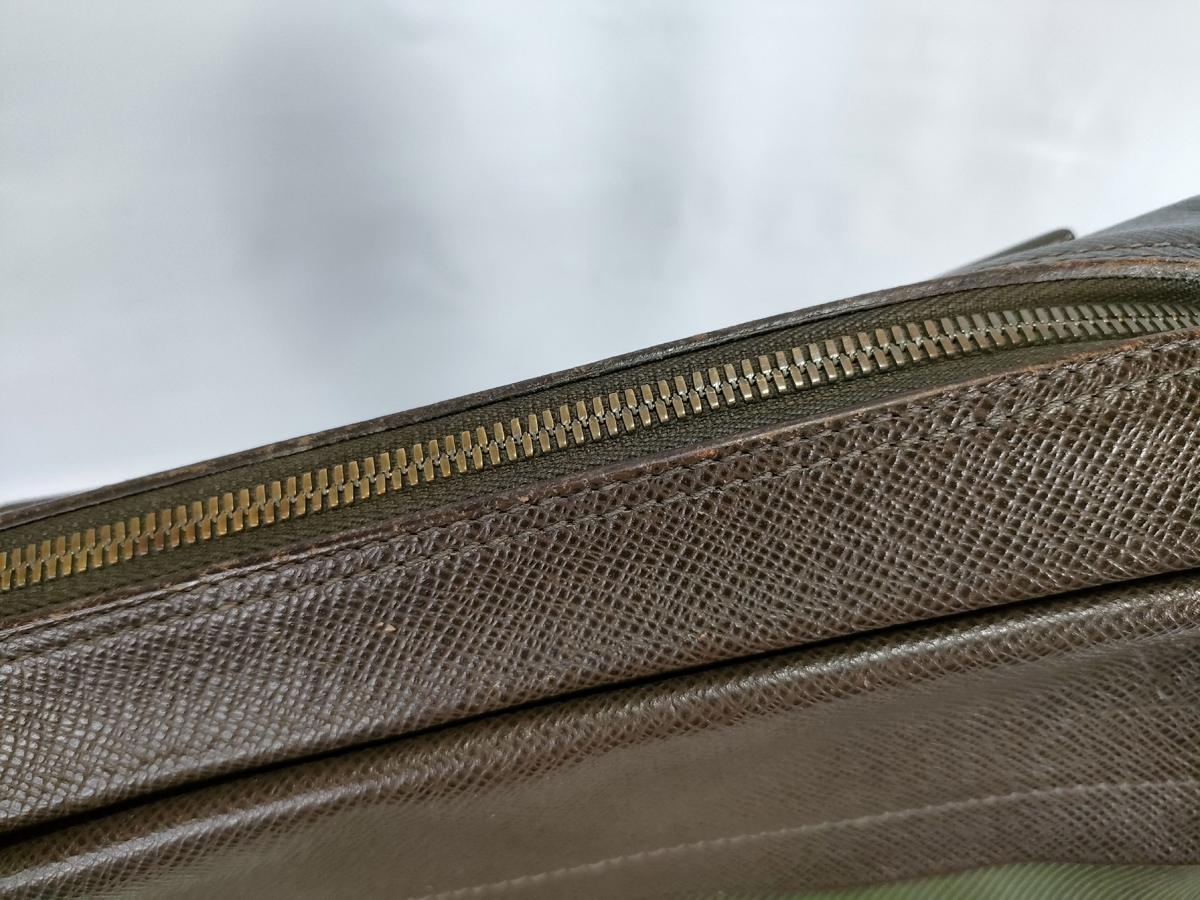 Taiga Beluga Shoulder Bag — view 9