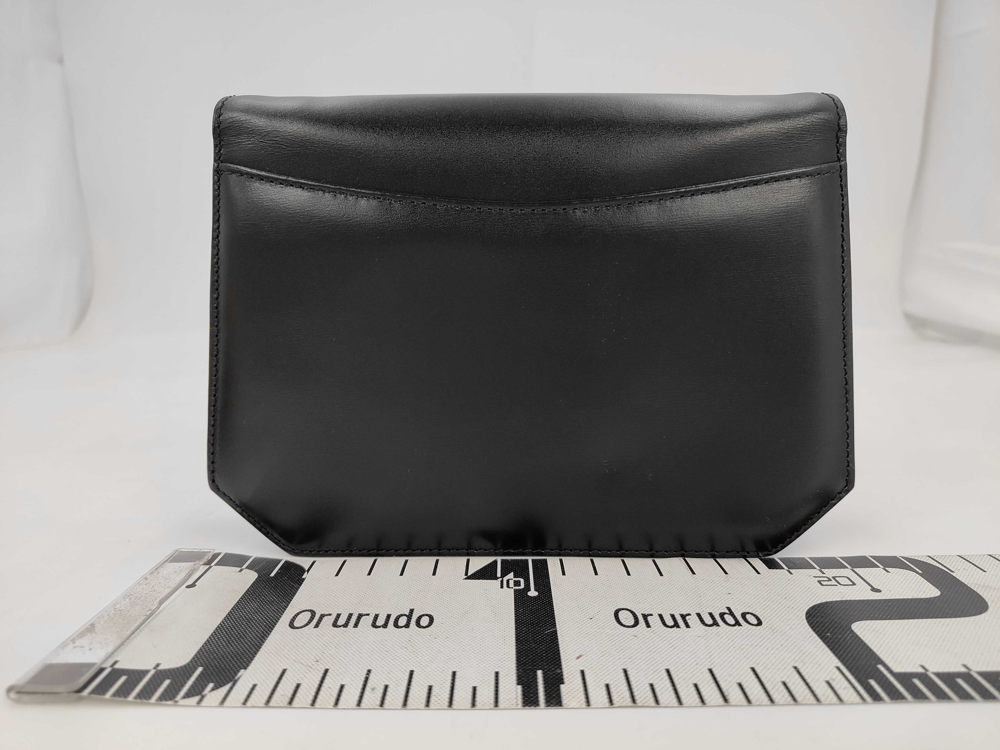Triomphe Shoulder Bag Leather Shoulder Bag — view 2