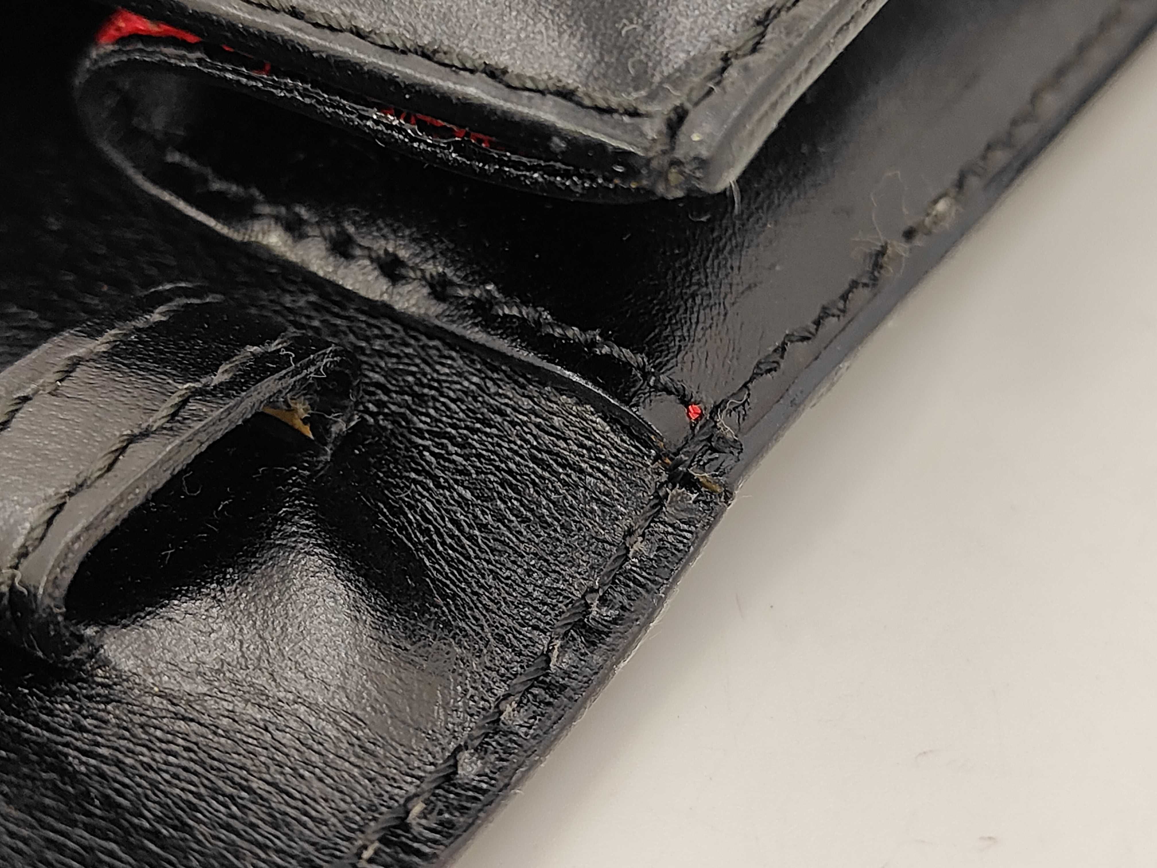 Triomphe Shoulder Bag Leather Shoulder Bag — view 7