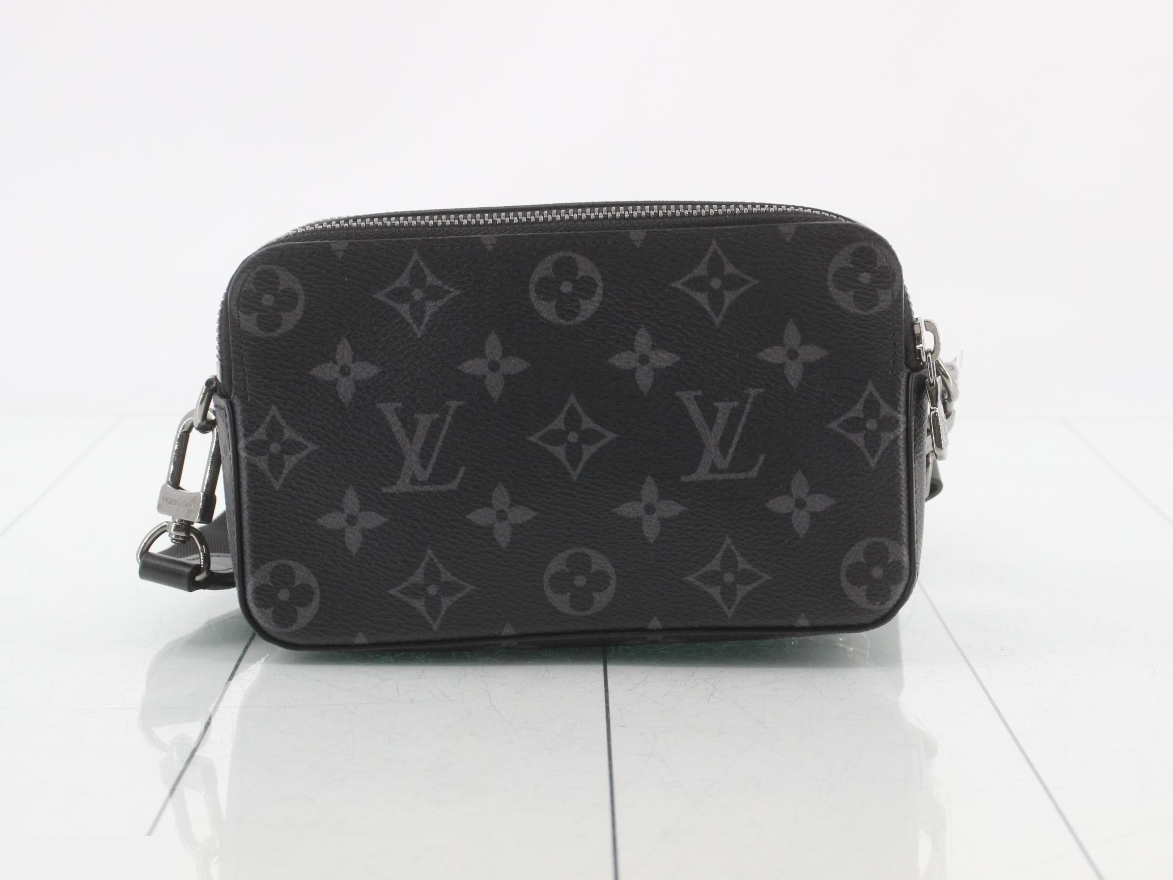 Alpha Wearable Wallet — view 2