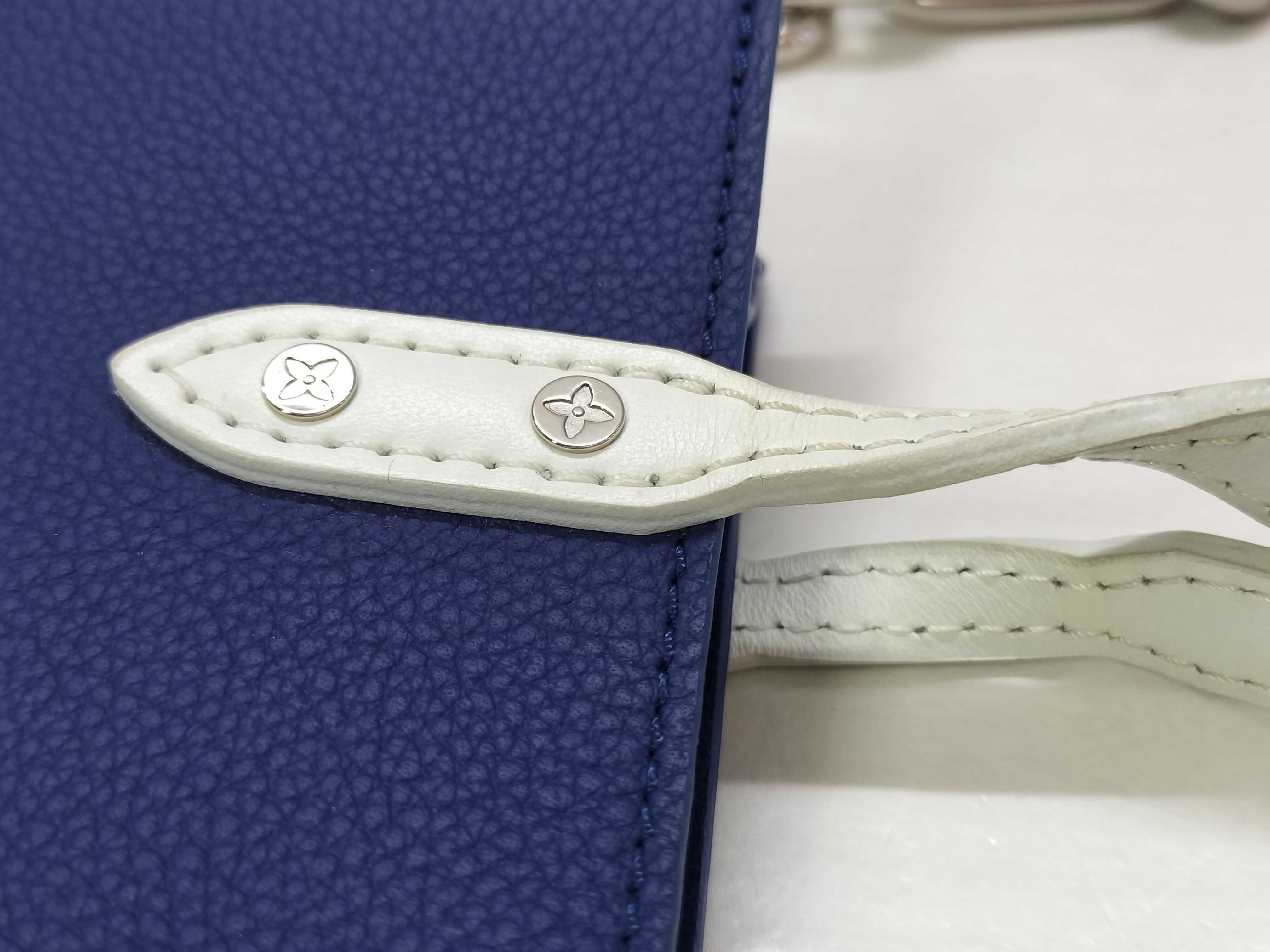 Everyday LV Sac Plat XS Shoulder Bag — view 5