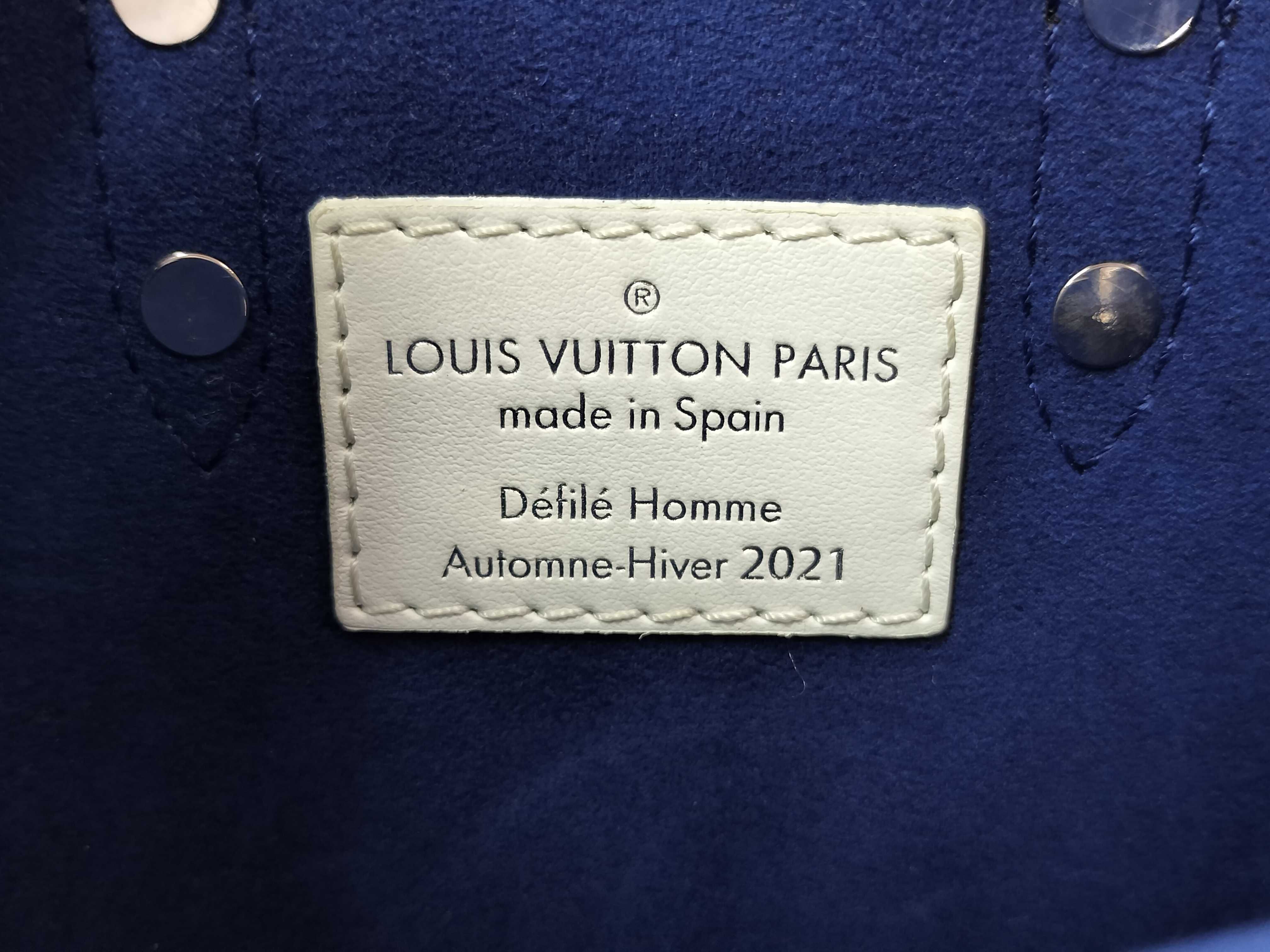 Everyday LV Sac Plat XS Shoulder Bag — view 8