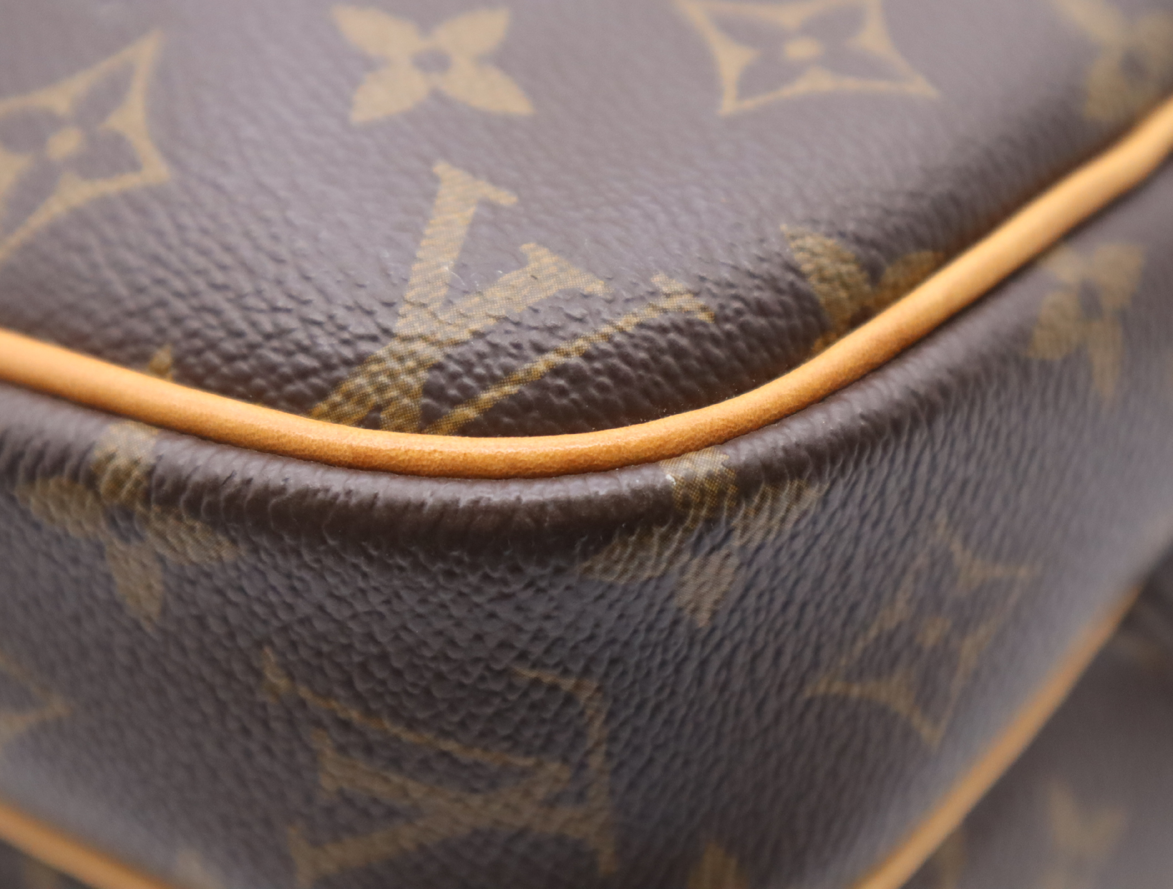 M45254 Monogram Reporter PM Shoulder Bag — view 7