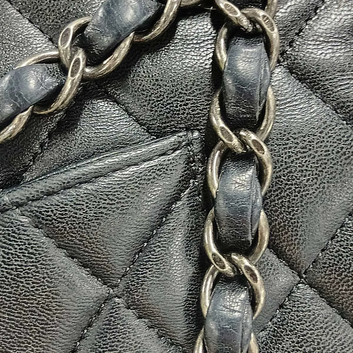 [Individually packaged] Chanel Matelassé 25 Lambskin Double Flap Double Chain Bag, Black with Gunmetal Hardware, 19688942, Serial Number 19, A01112 — view 13