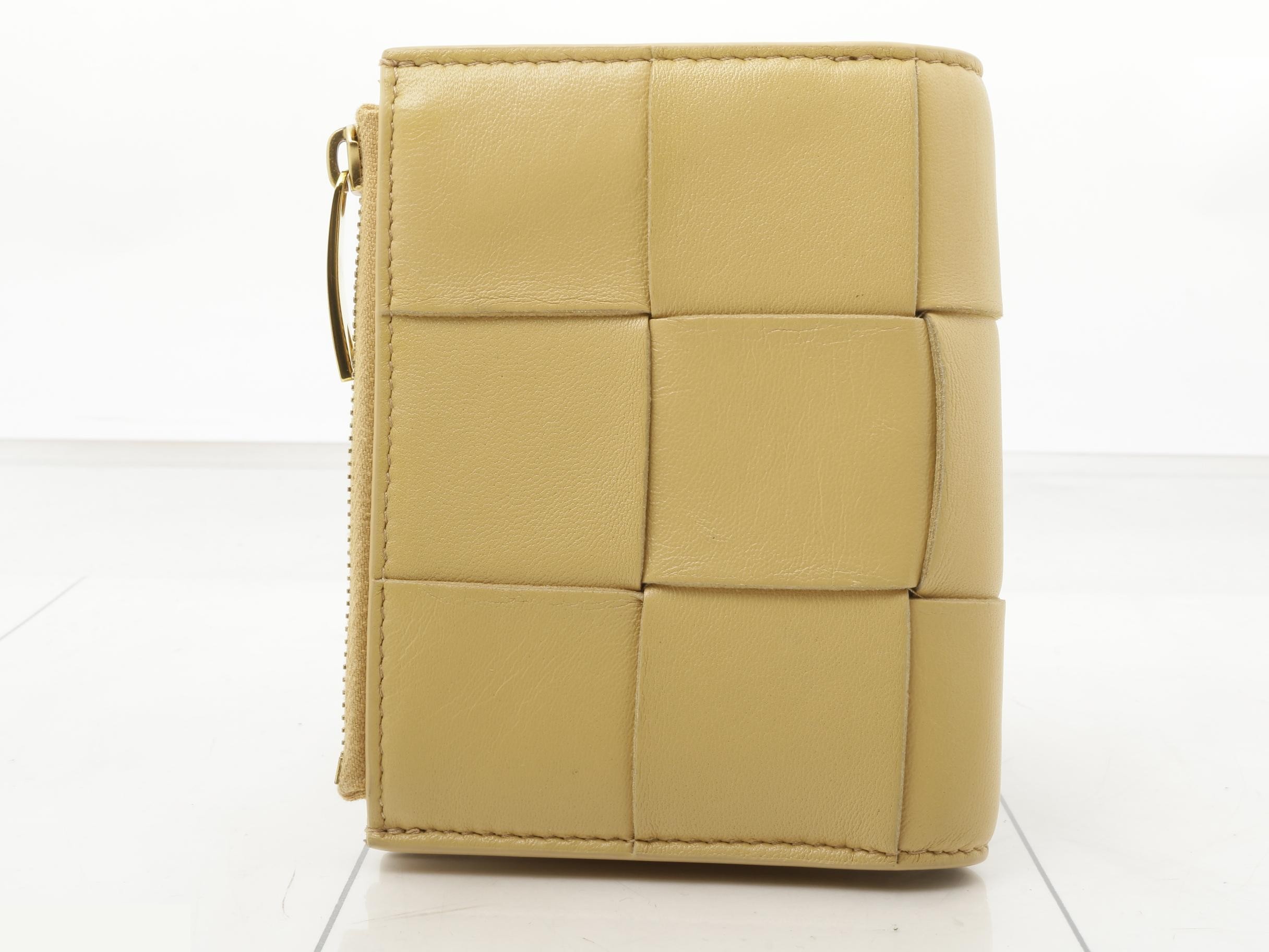 Maxi Intrecciato Cassette Compact Wallet, Beige — view 2